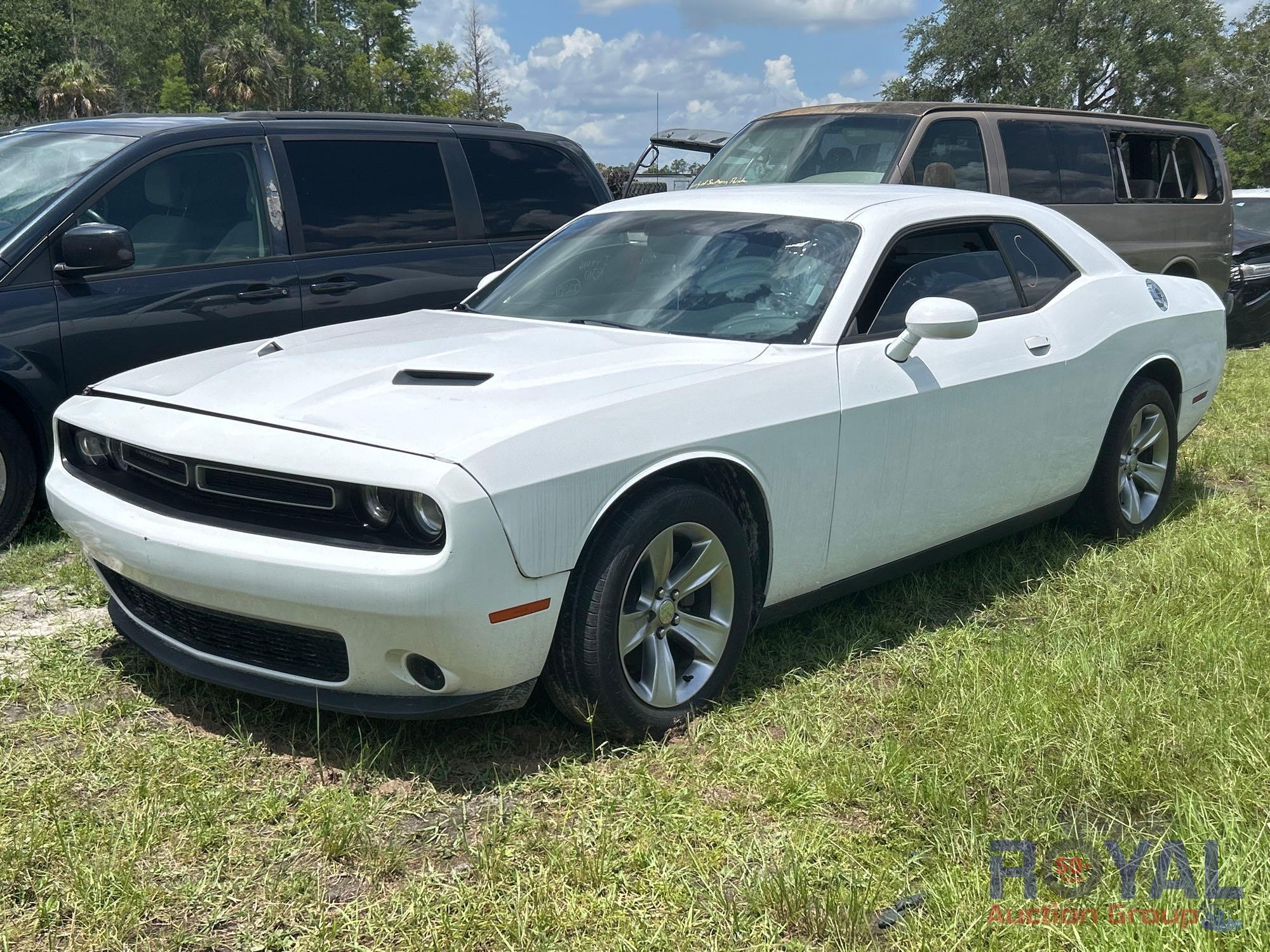 2016 Dodge Challenger SXT Coupe (A48082)