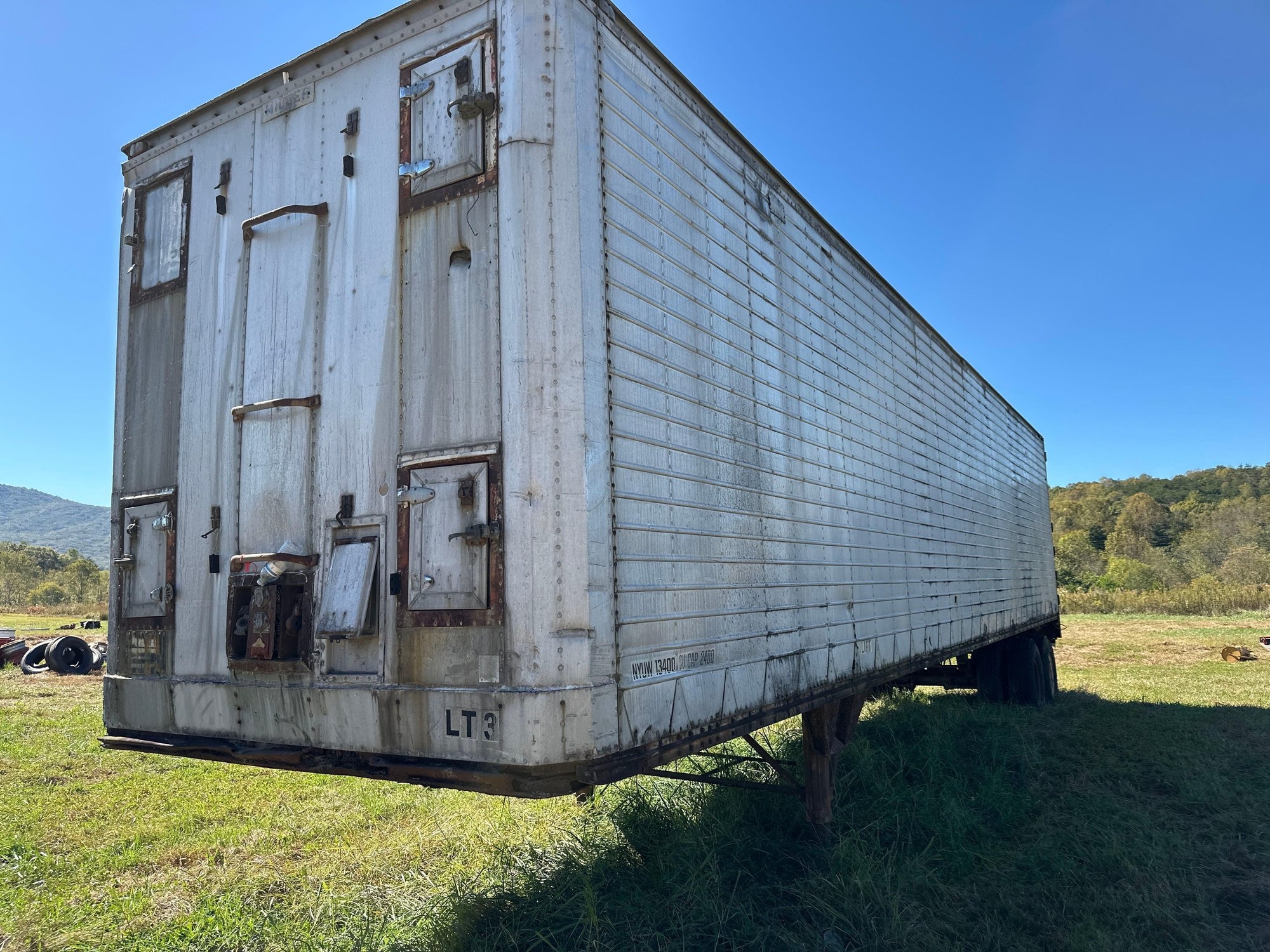 40 Dry Van Enclosed Trailer (A57453)