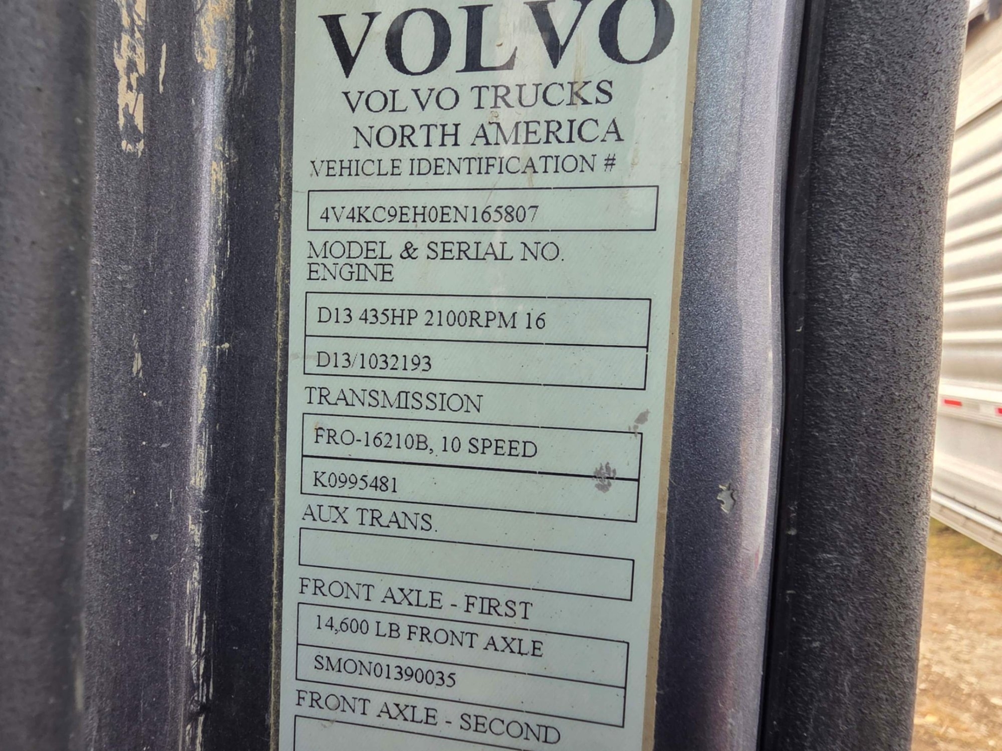 2014 VOLVO VHD DAYCAB (A58214)