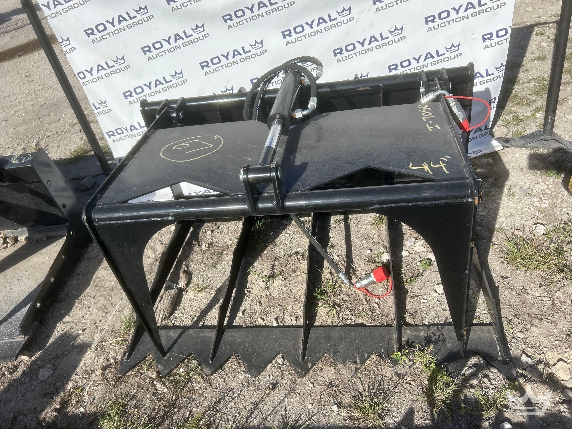 2025 Hydraulic Stump Bucket Mini Skid Steer Attachment (A61572)