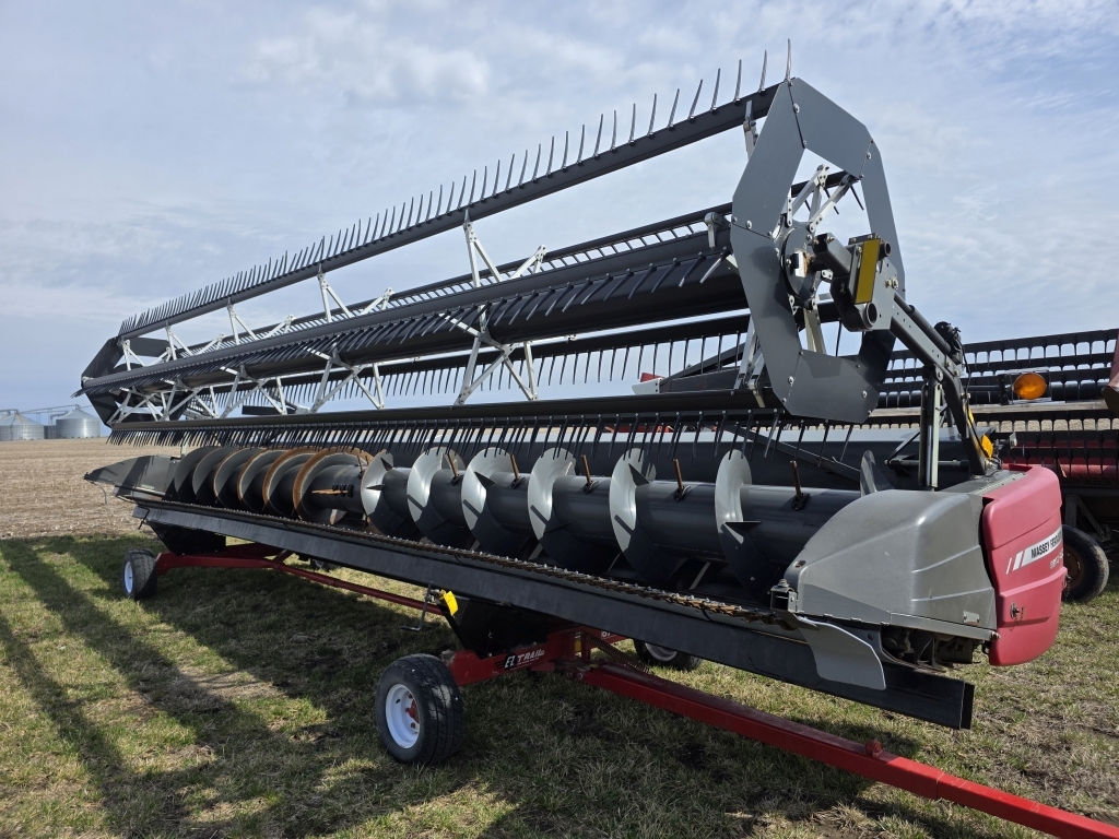 Massey Ferguson 8200 Flex Grain Platform (A66285)