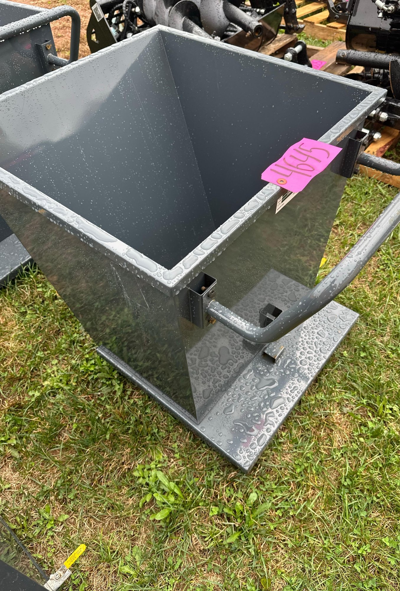 UNUSED Wheeled Dump Hopper (A47477)