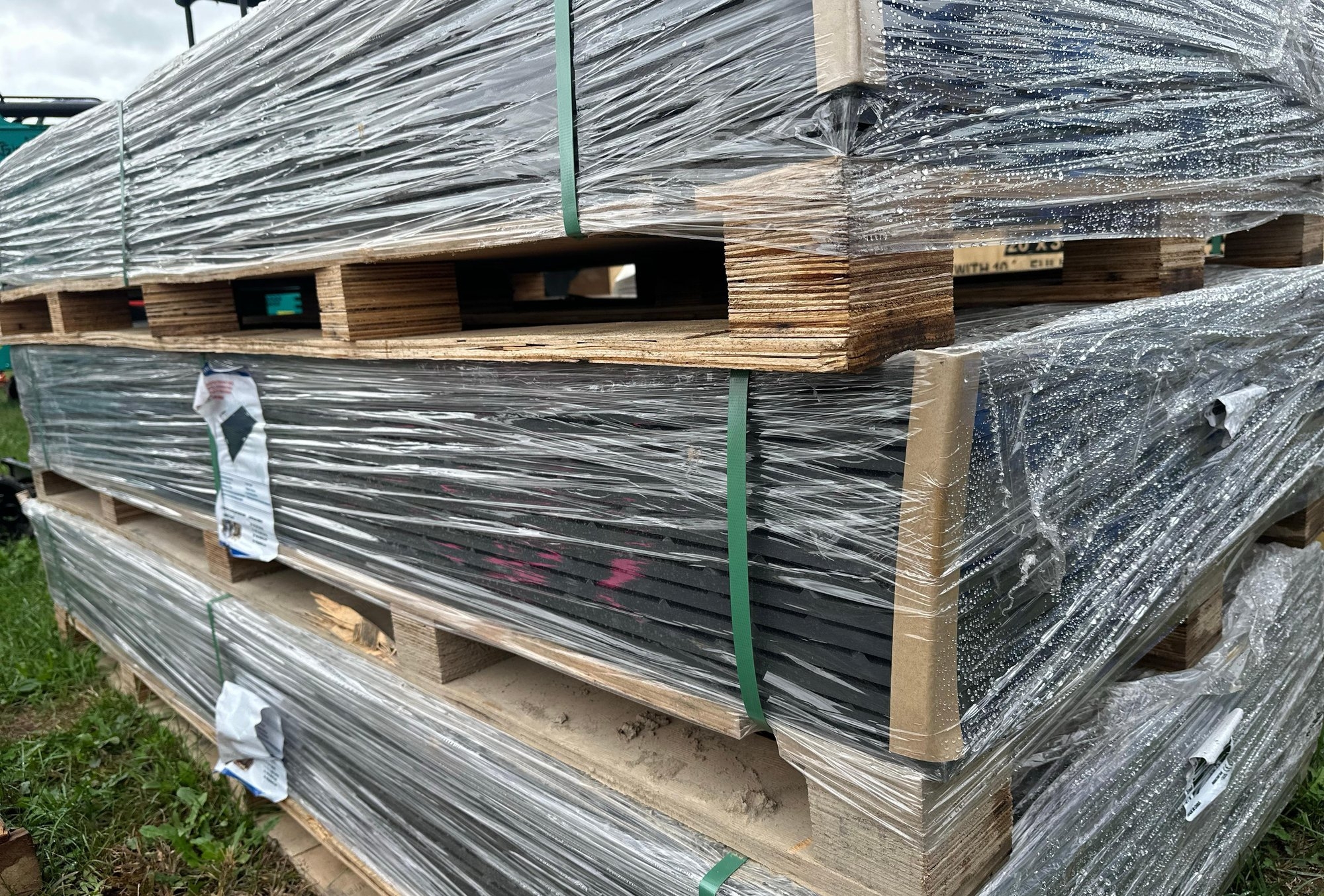 (15) UNUSED 4'x8' Rubber Mats (A47477)