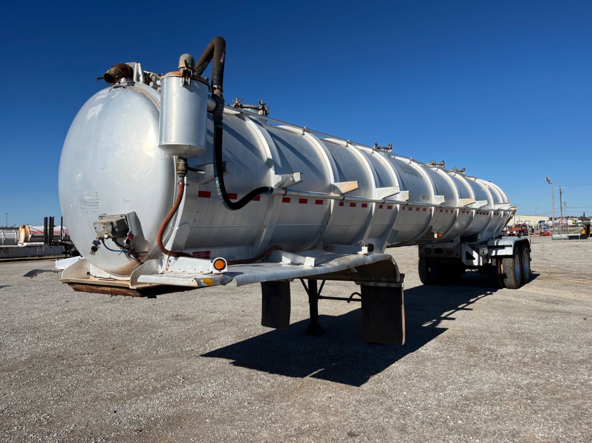 2015 TROXEL 150 BBL ALUMINUM VACUUM TRAILER (A58214)