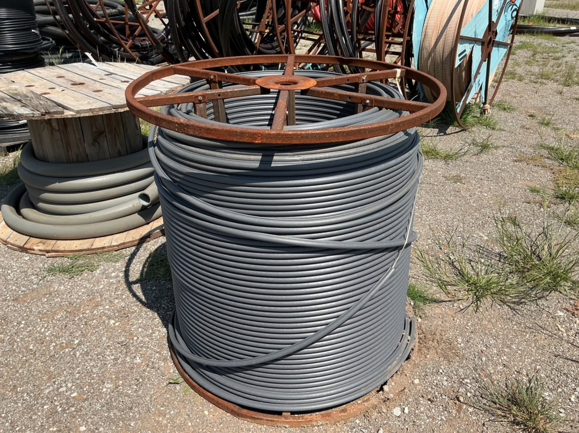 HEAVYEQUIPMENT ROLLS OF CONDUIT (A50854)