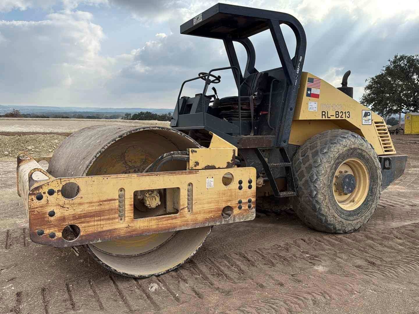 BOMAG BW213 SMOOTH DRUM ROLLER (A58214)