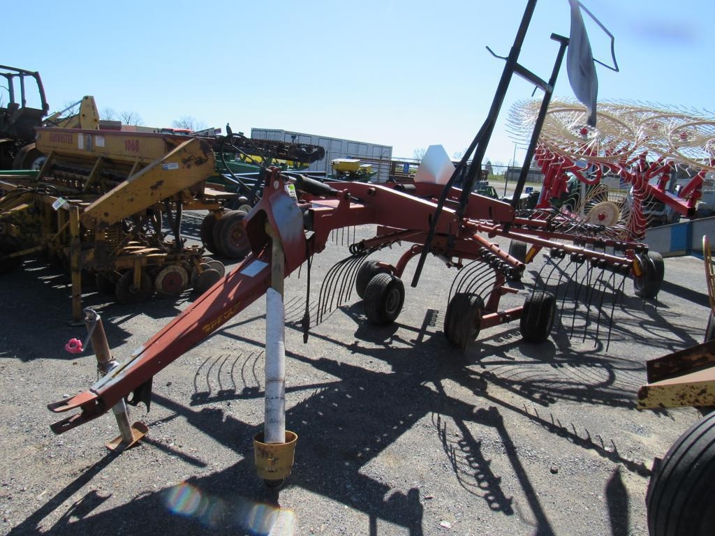 Pequea HR1140 Hay Rake (A49251)