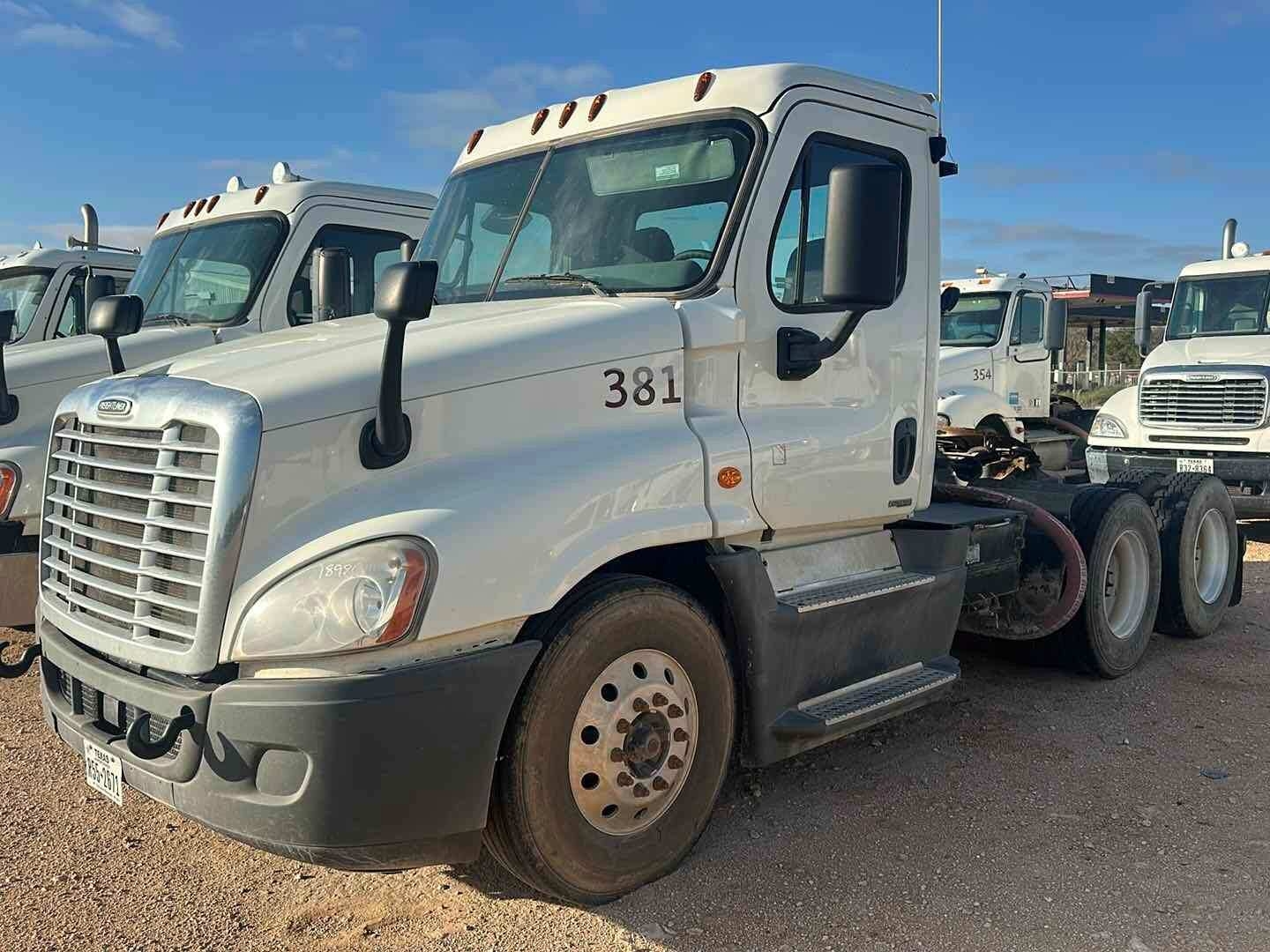 2016 FREIGHTLINER CASCADIA (A55745)