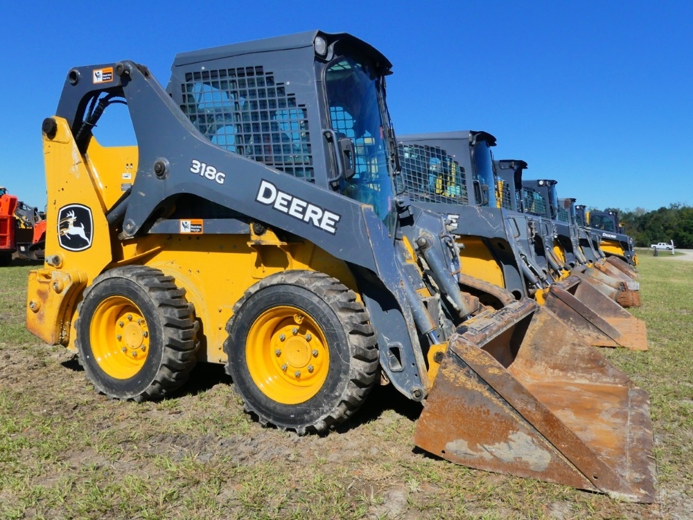 Deere 318G (A53317)