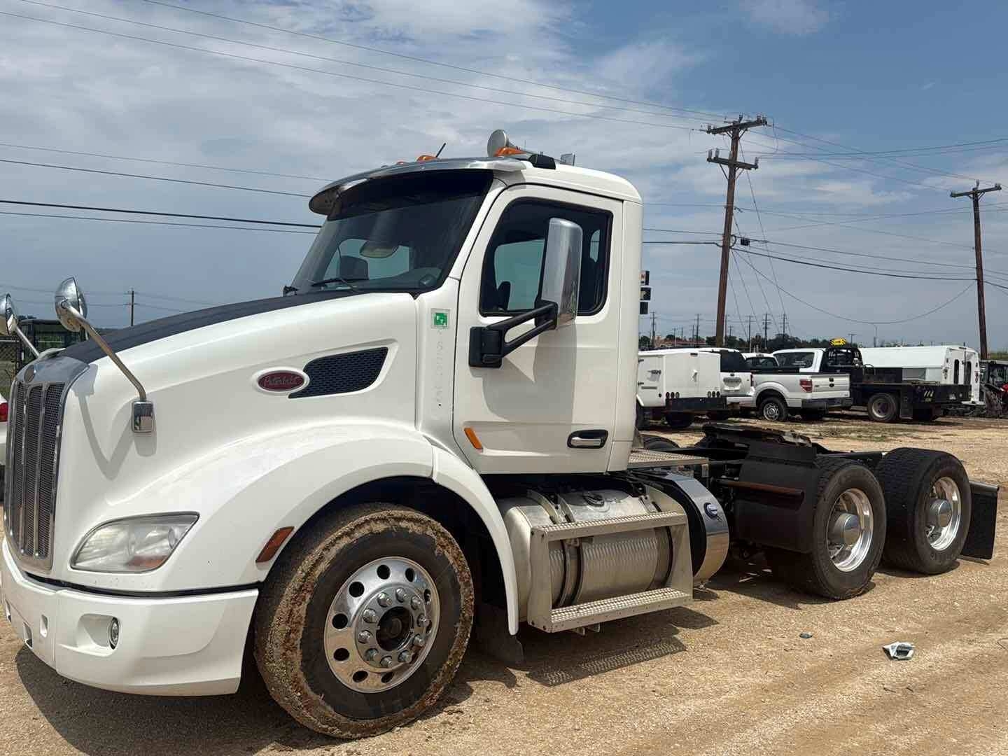 2016 PETERBILT 579 (A53843)