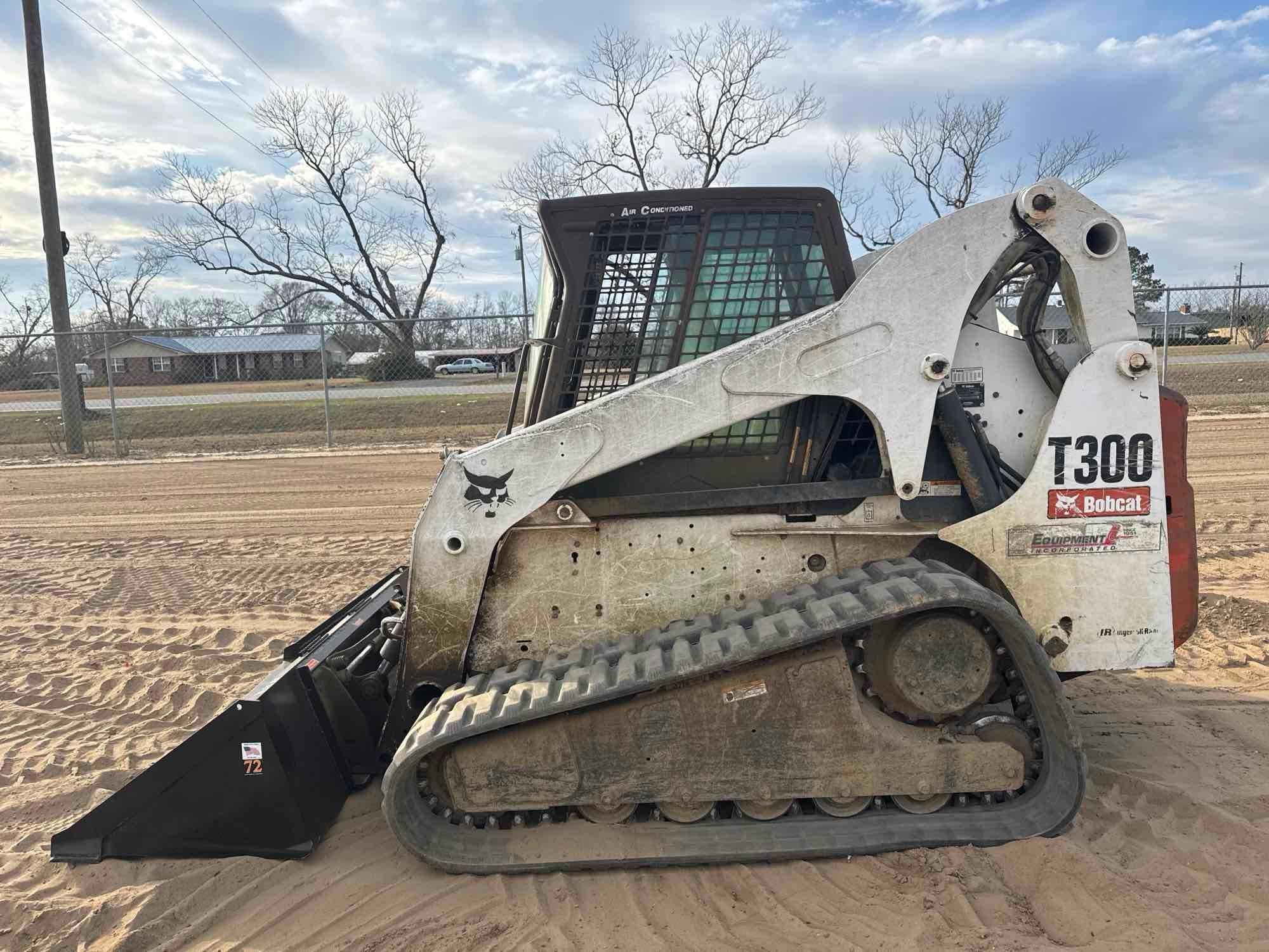 BOBCAT T300 SKID STEER (A60429)