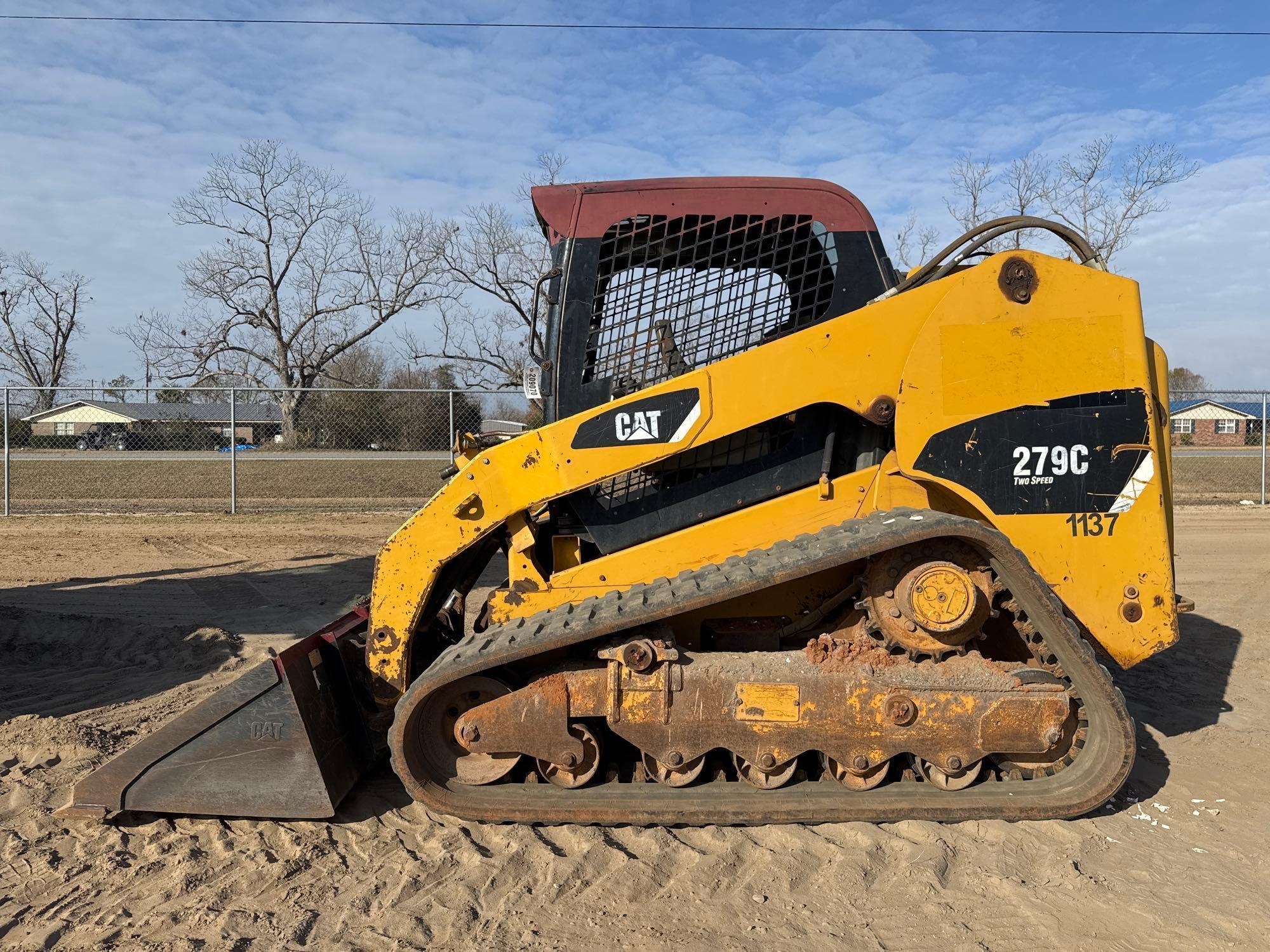2011 CATERPILLAR 279C SKID STEER (A60429)