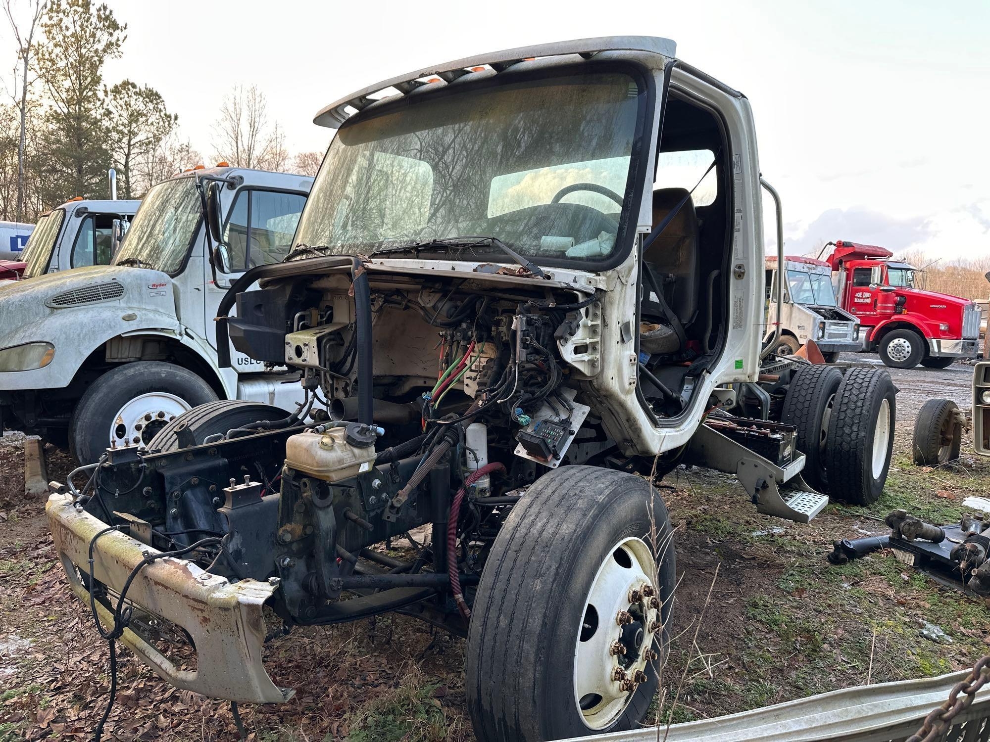 INOP/NON-RUNNING 2005 Freightliner M2 106 Day Cab Truck, VIN # 1FUBCXDL85HN88678 (A61165)