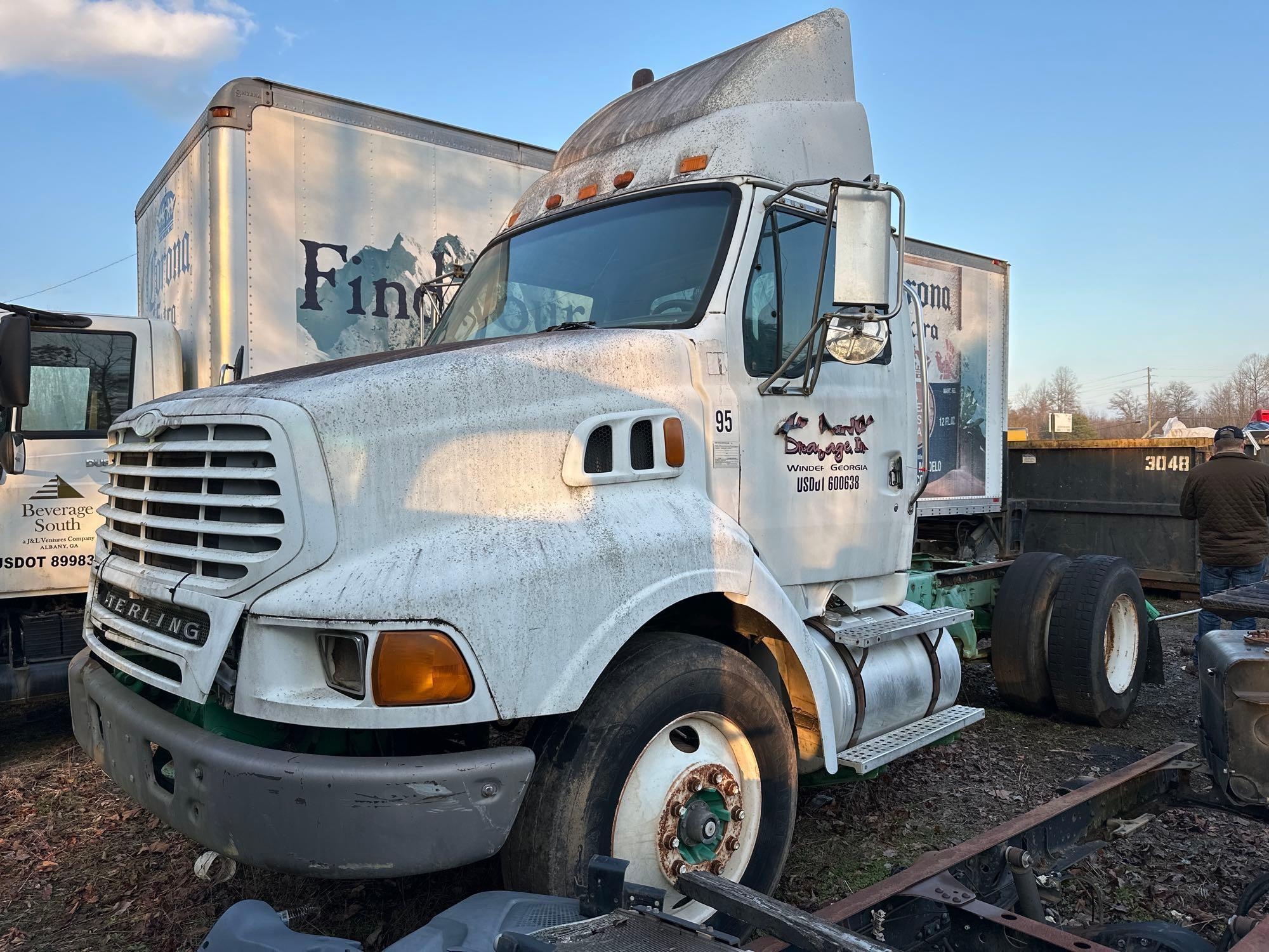 INOP/NON-RUNNING2001 Sterling L8500 Day Lab Truck, VIN # 2FWBAVAK91AK01095 (A61165)