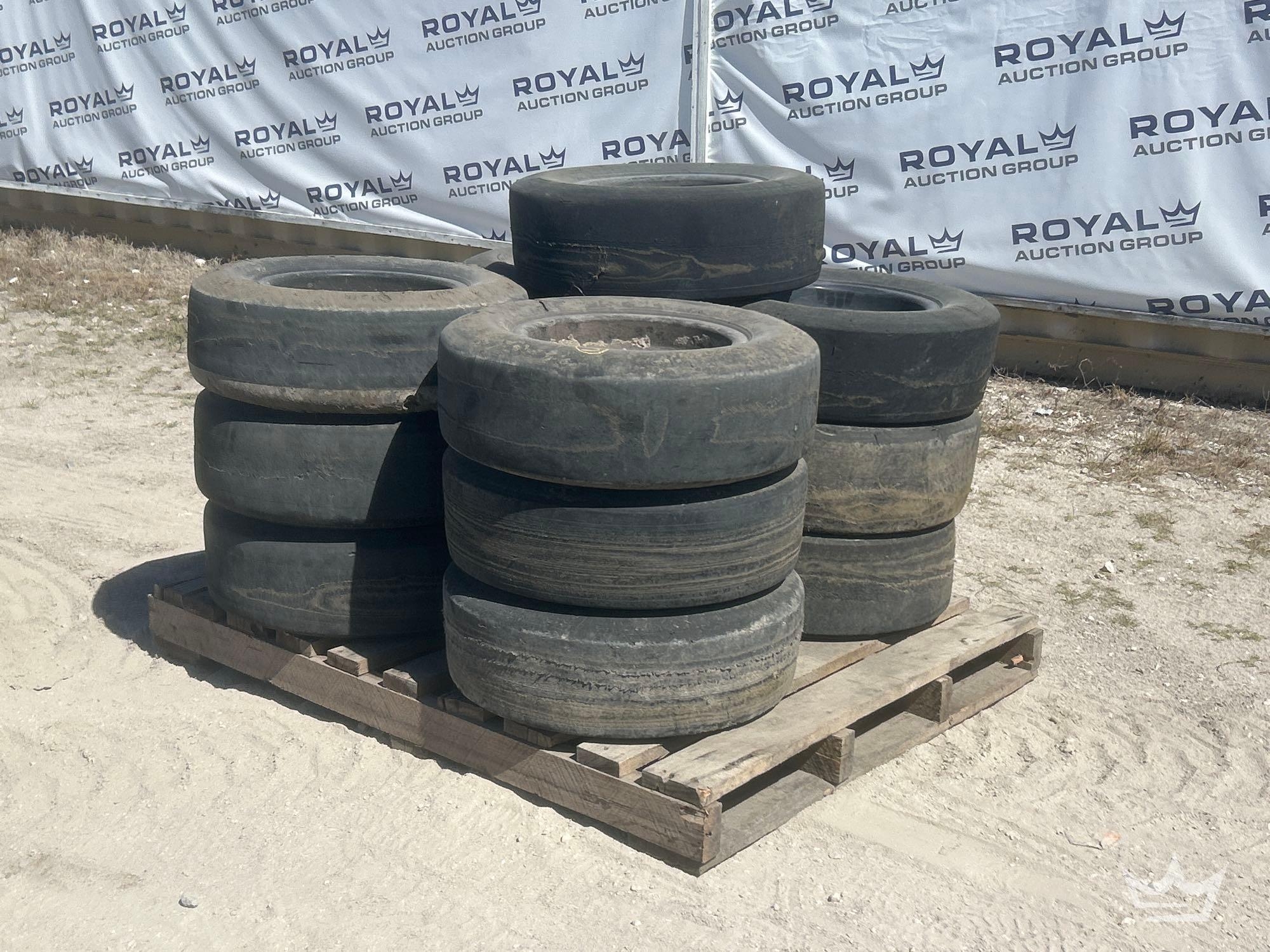 29 x 9.0 x 15 Tires with 5 Lug Wheels (A61573)