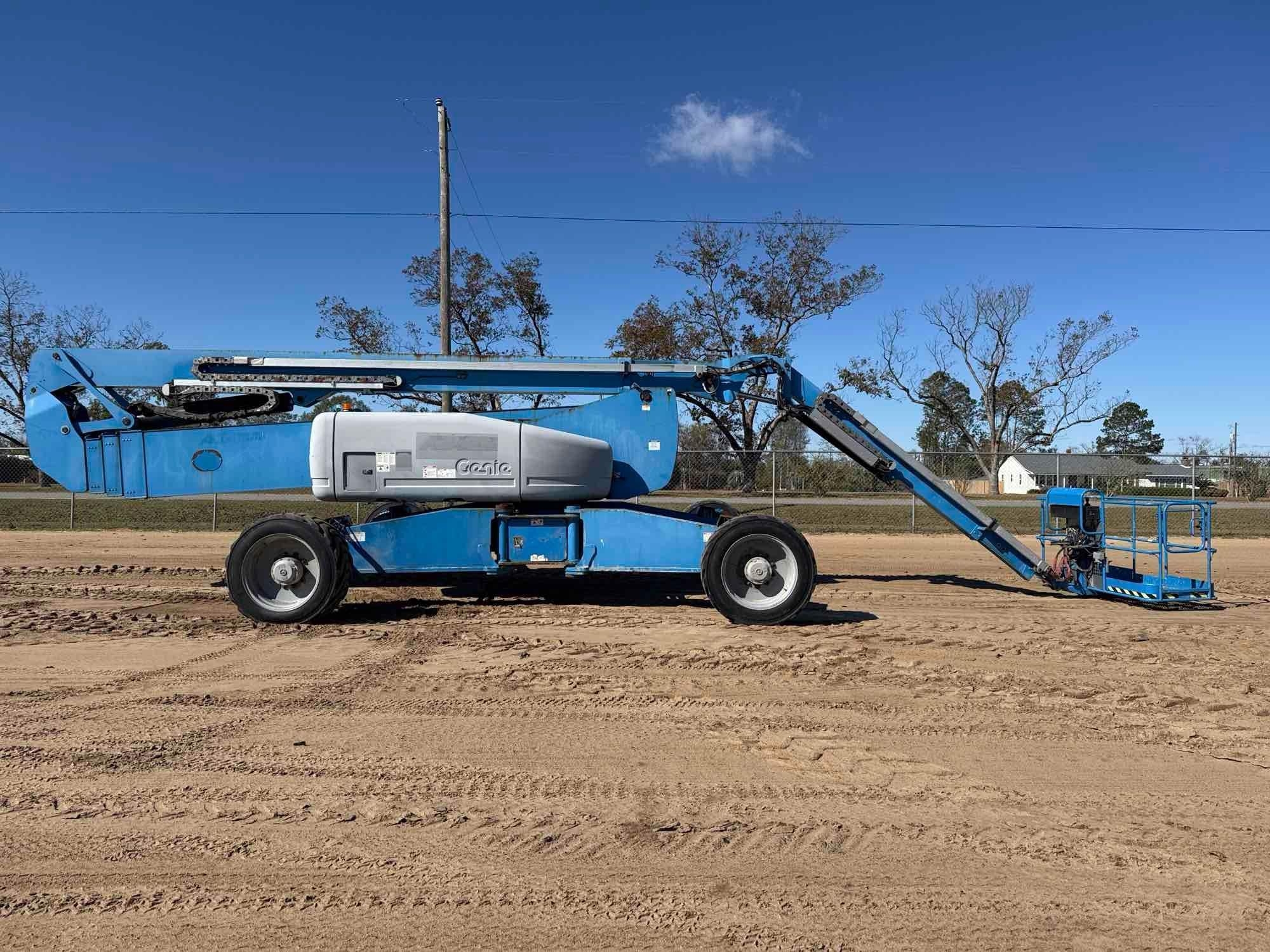 2015 GENIE ZX-135 / 70 ARTICULATING MAN LIFT (A52709)