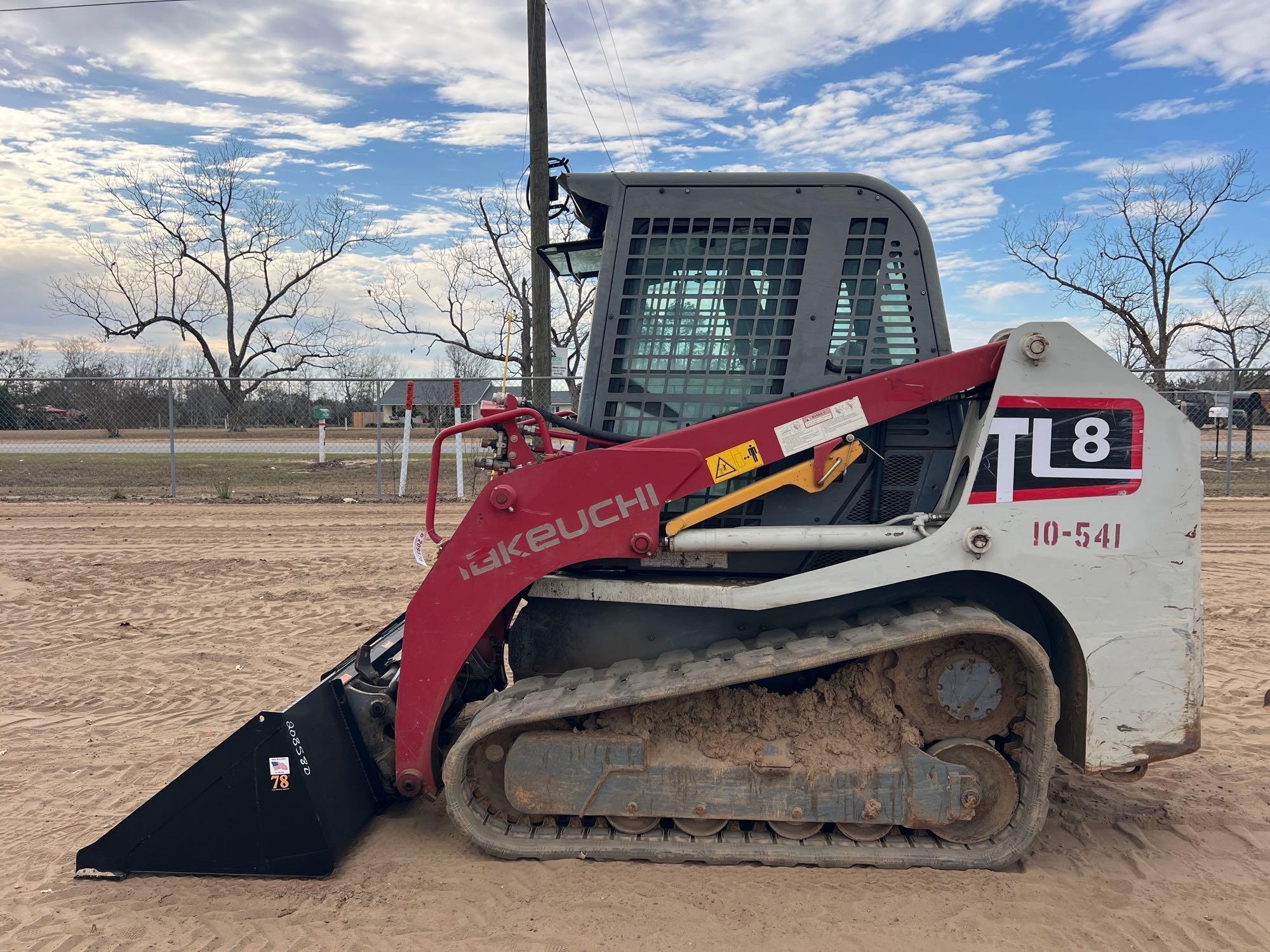 2019 TAKEUCHI TL8 SKID STEER (A60429)