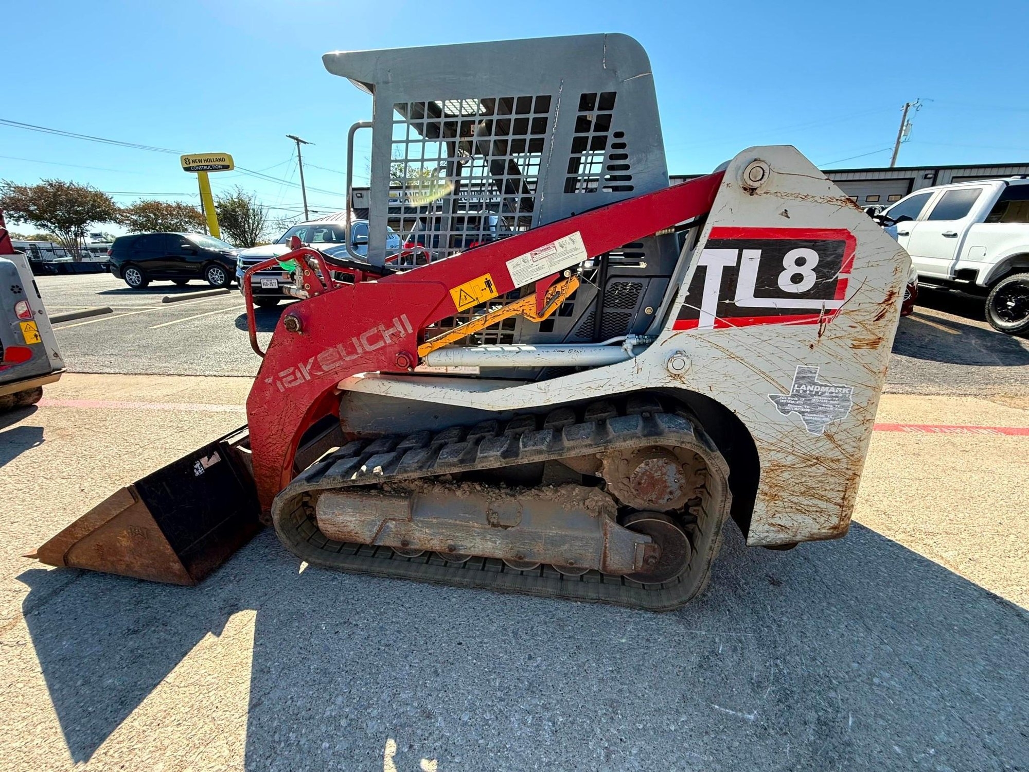 2019 Takeuchi TL8 Track Loader with 72in Tooth Bucket (A63689)