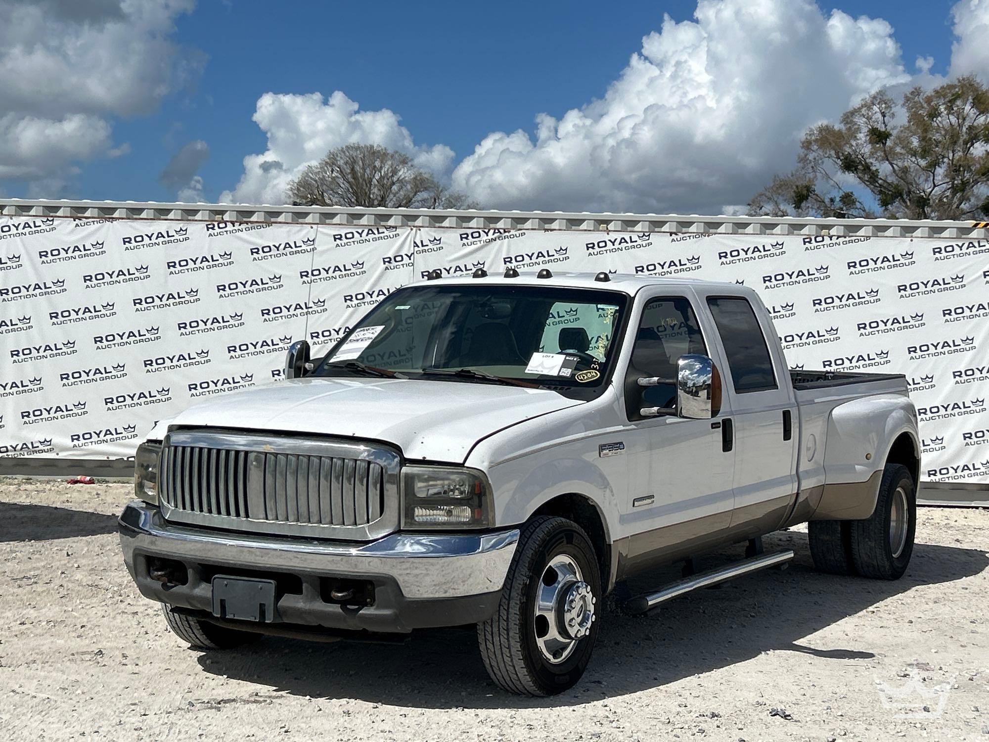 2005 Ford F-350 Crew Cab Pickup Truck (A61573)