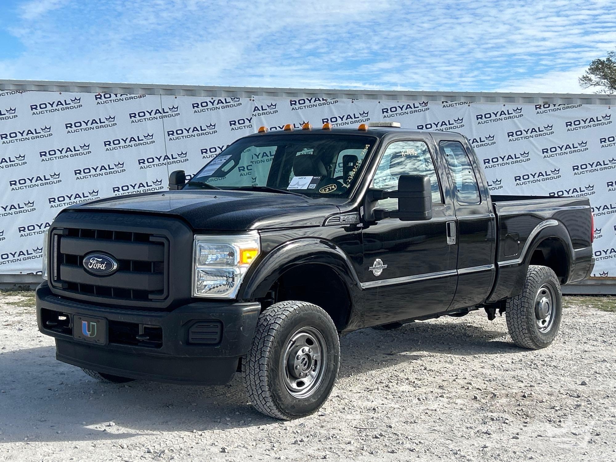 2015 Ford F-350 4x4 Ext. Cab Pickup Truck (A61568)