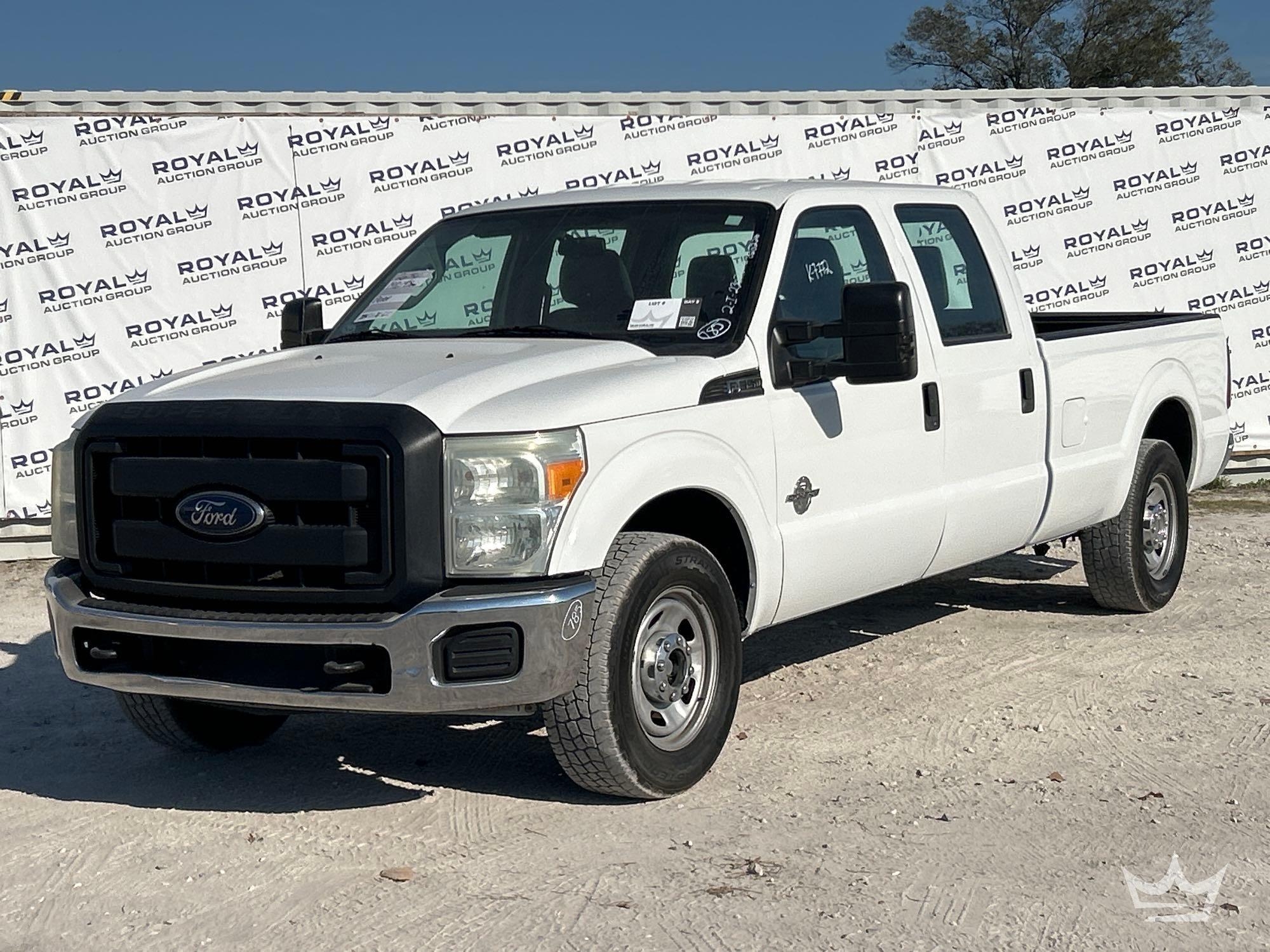 2015 Ford F-350 Crew Cab Pickup Truck (A61568)