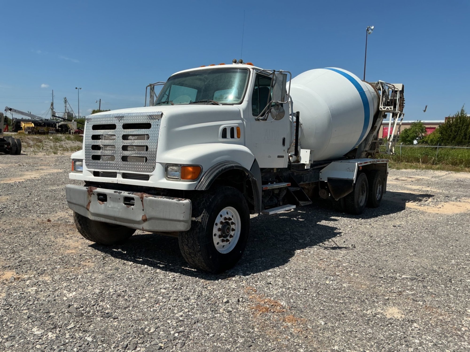 2007 STERLING LT9500 SERIES MIXER TRUCK (A50854)