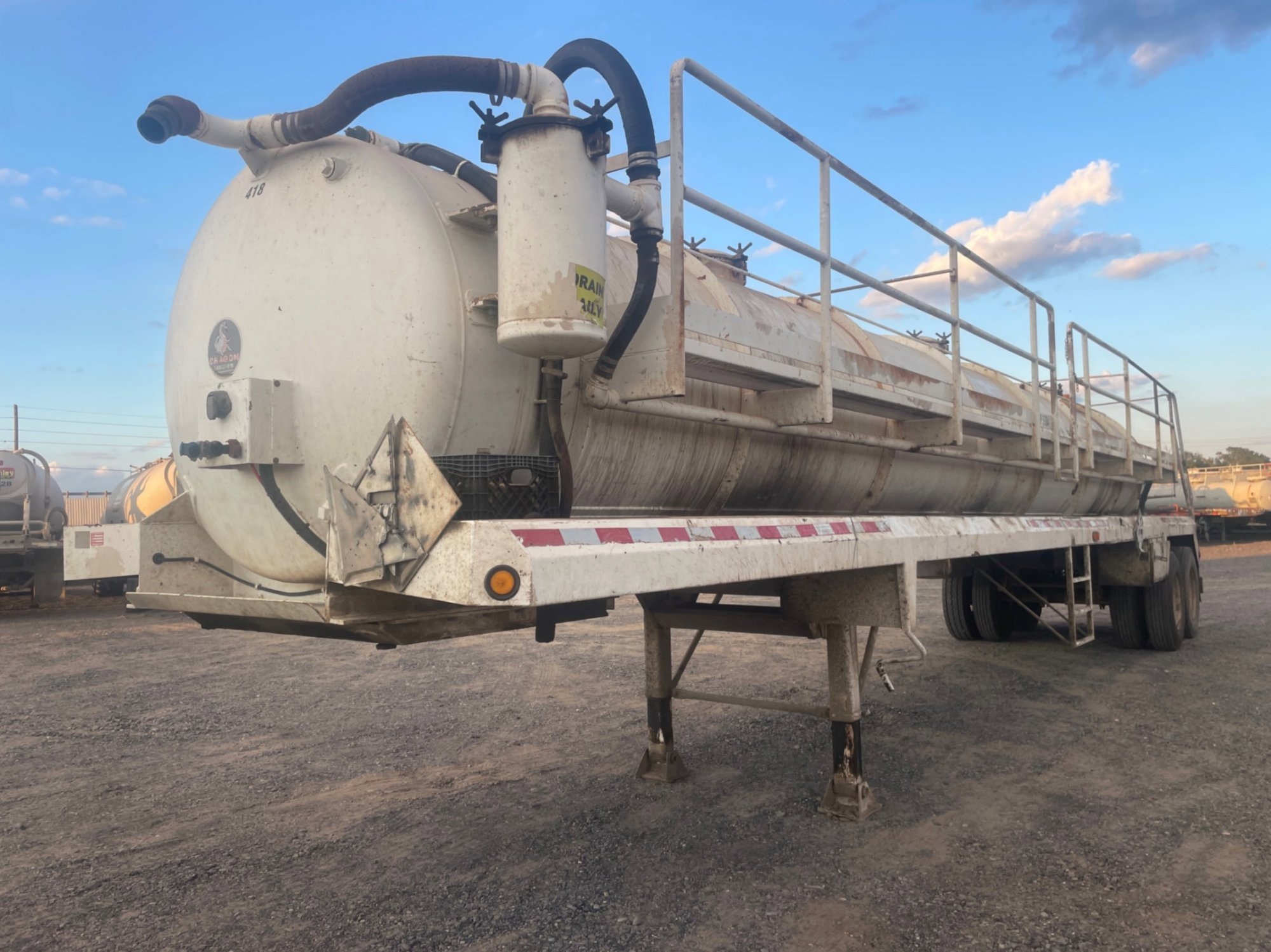 2015 DRAGON 130 BBL VACUUM TRAILER (A58214)
