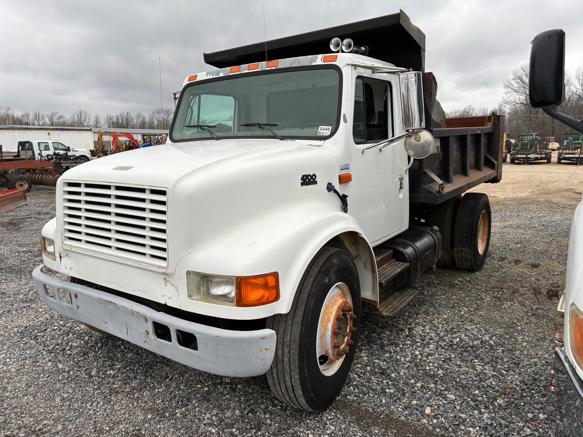 2001 International 4700 Dump Truck (A64047)