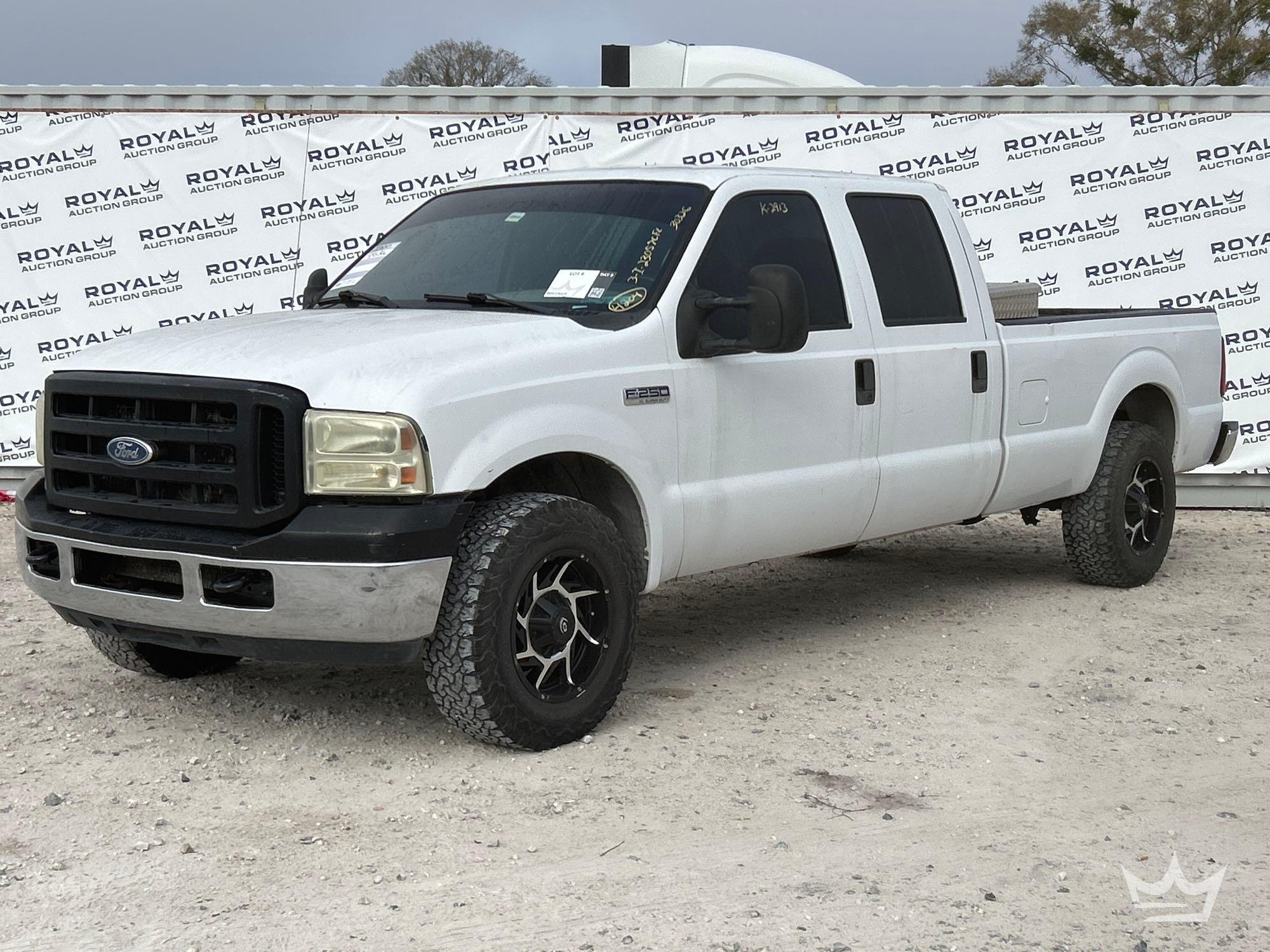 2006 Ford F-250 Crew Cab Pickup Truck (A61573)
