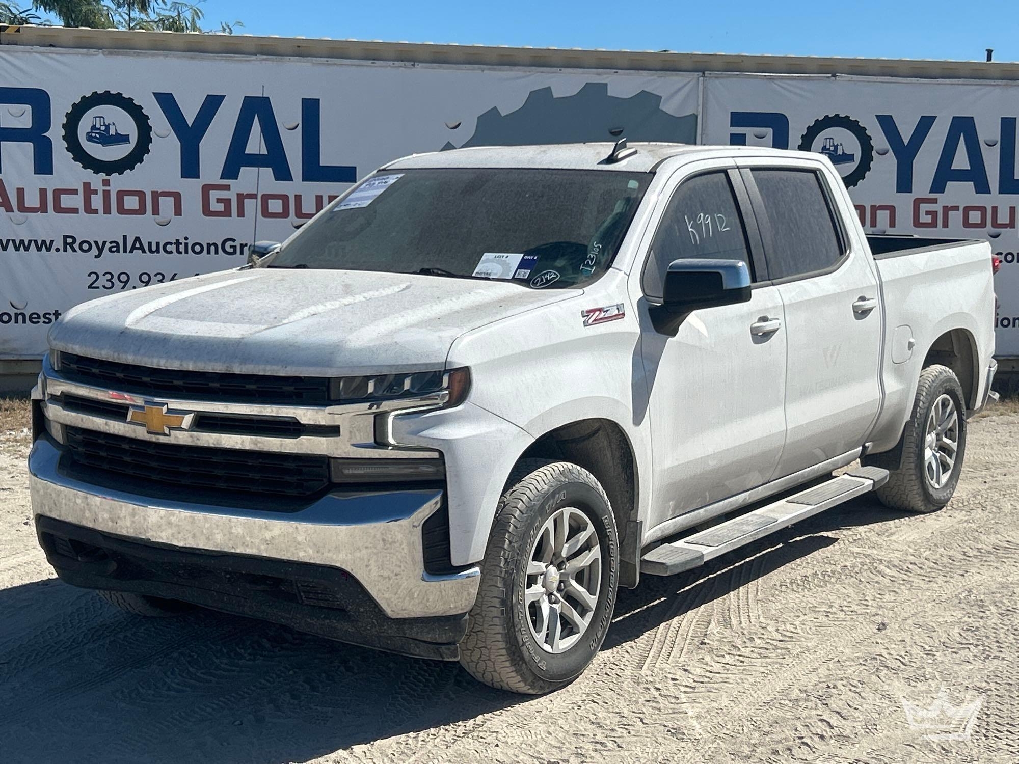 2020 Chevrolet Silverado 1500 4x4 Crew Cab Pickup Truck (A56858)