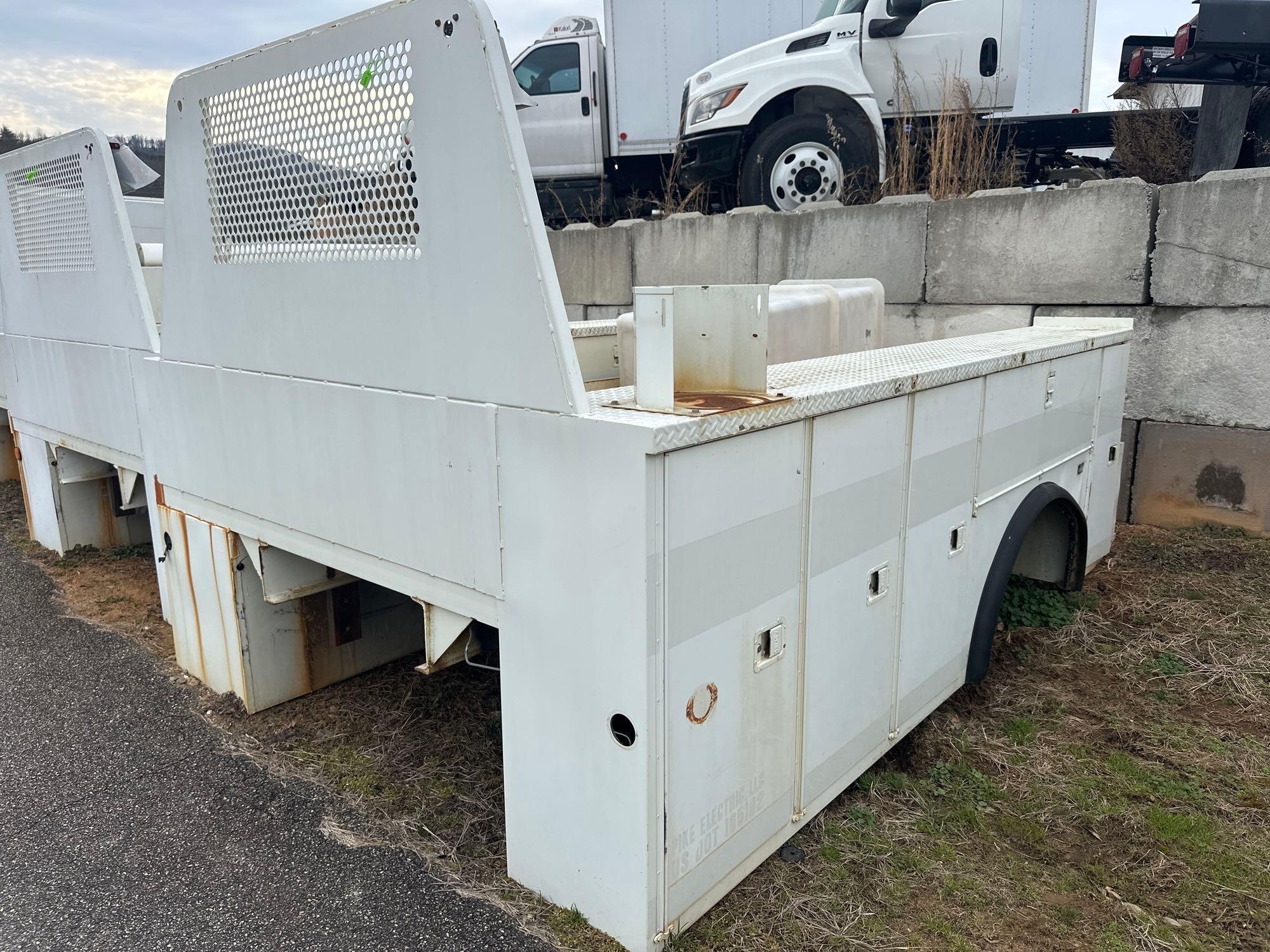 Adkins Service Bed (A61165)