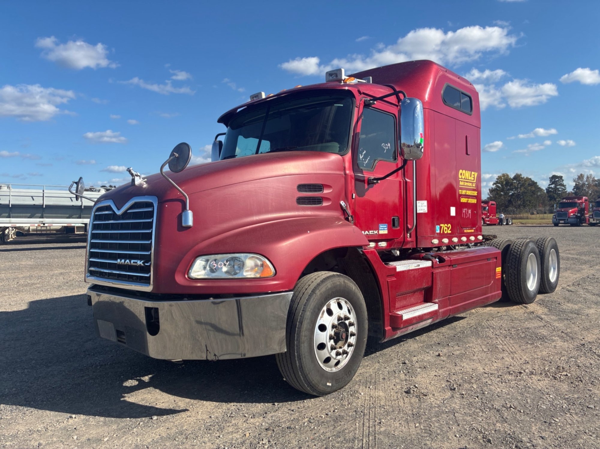 2016 MACK CXU613 MID-ROOF SLEEPER (A58214)
