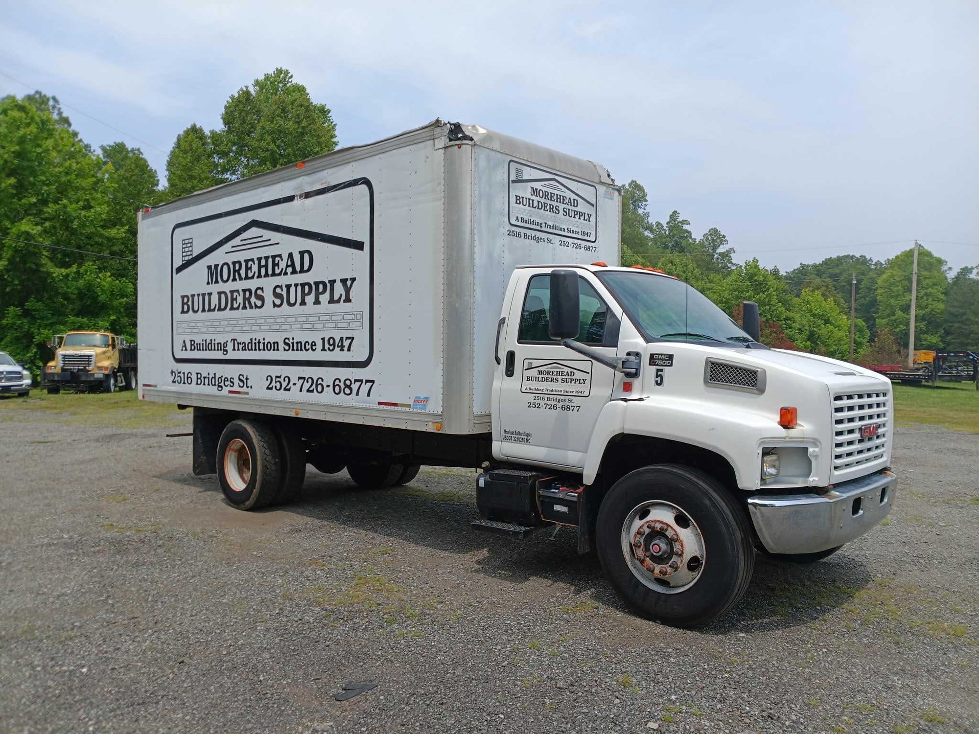 2005 C7500 20' Box Truck (A62613)