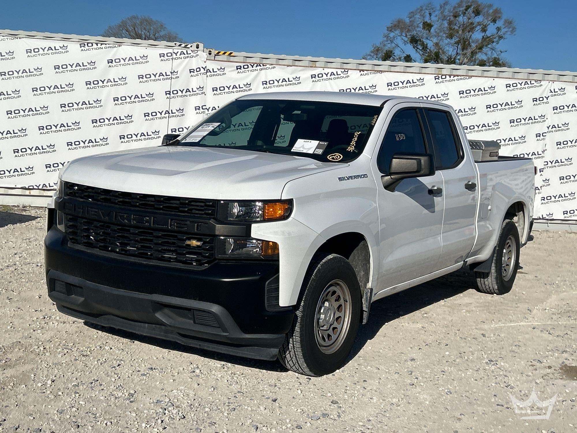 2021 Chevrolet Silverado 1500 Crew Cab Pickup Truck (A61573)