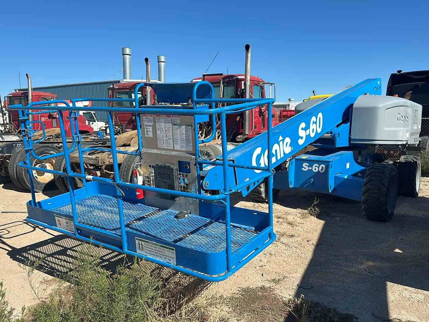 2015 GENIE S-60 MANLIFT (A58214)