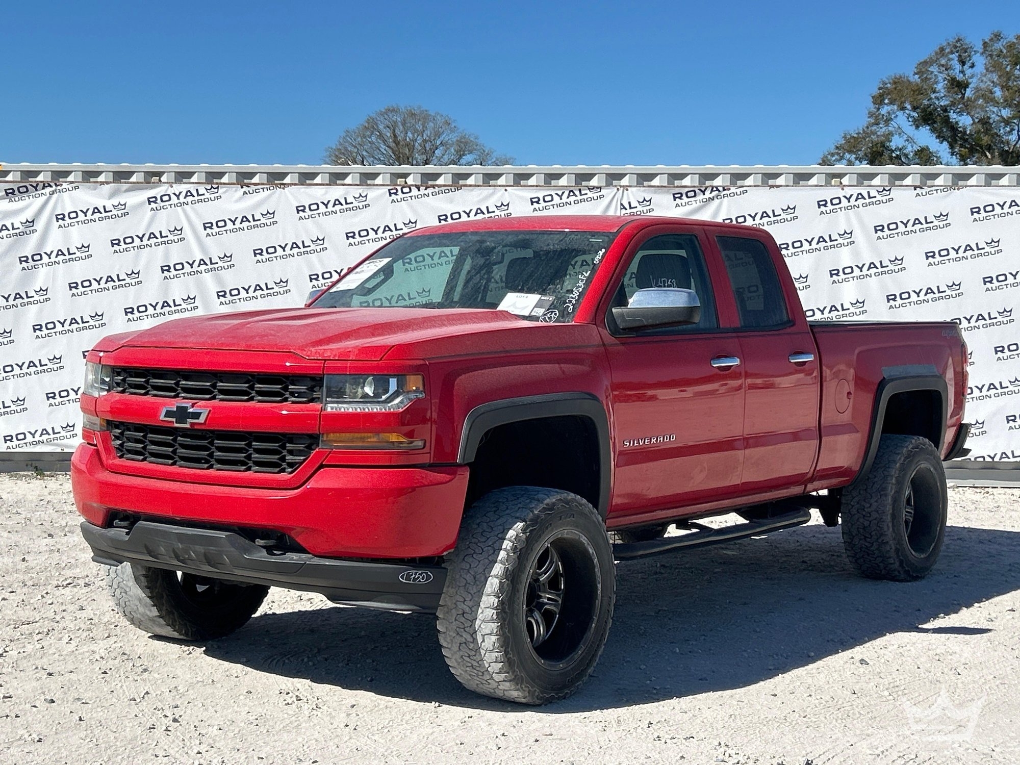 2016 Chevrolet Silverado 1500 4x4 Crew Cab Pickup Truck (A61568)