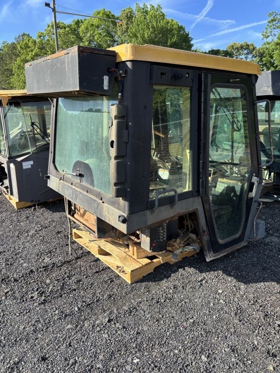 CAT 953C Cab (A68134)