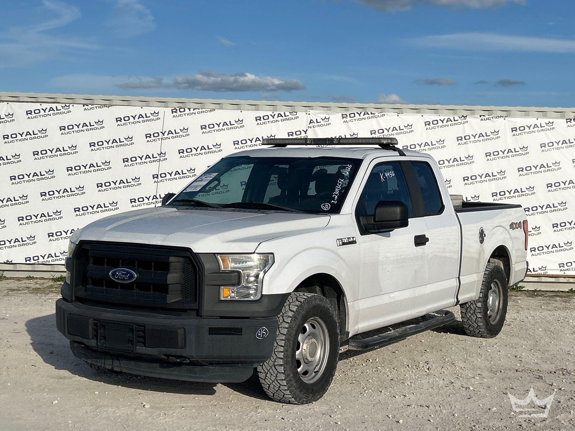 2017 Ford F-150 4x4 Ext. Cab Pickup Truck (A61568)
