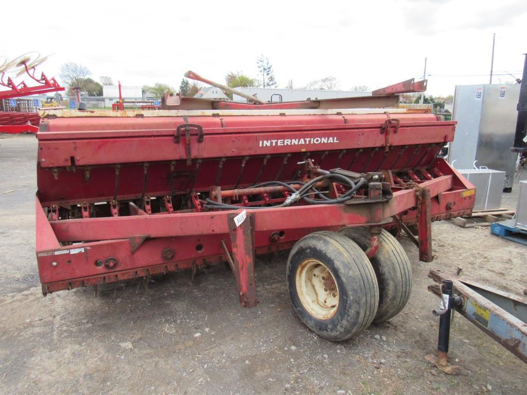 International 620 Grain Drill (A49251)