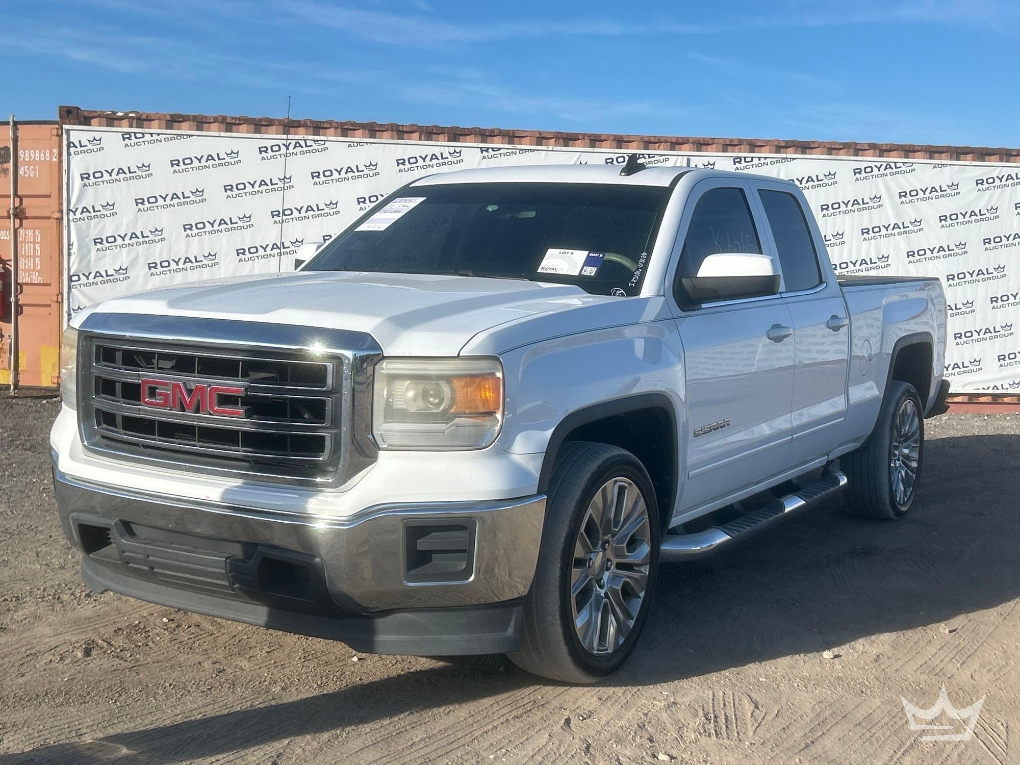 2015 GMC Sierra 1500 Ext. Cab Pickup Truck (A61568)