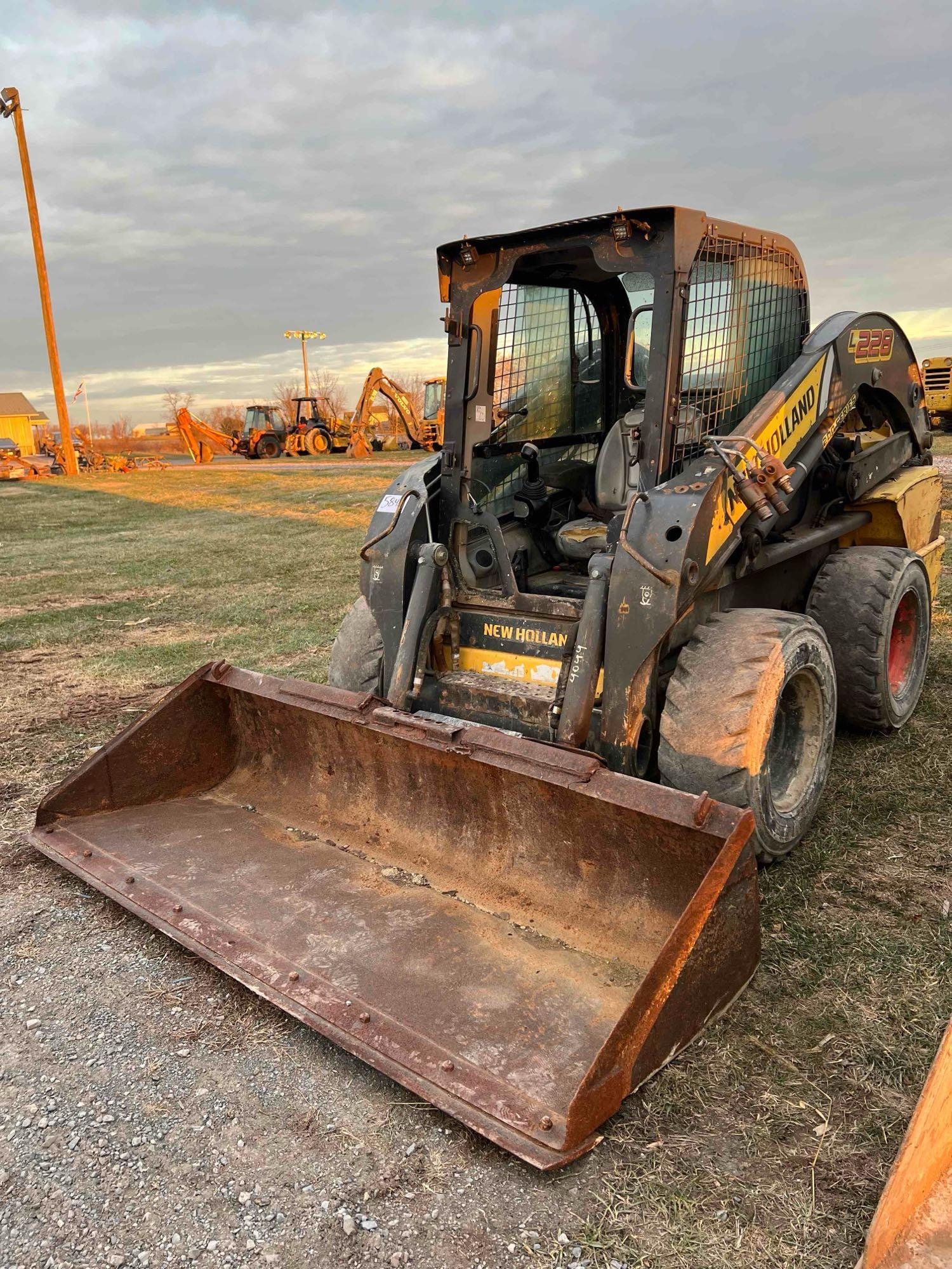 New Holland L228 (A55272)