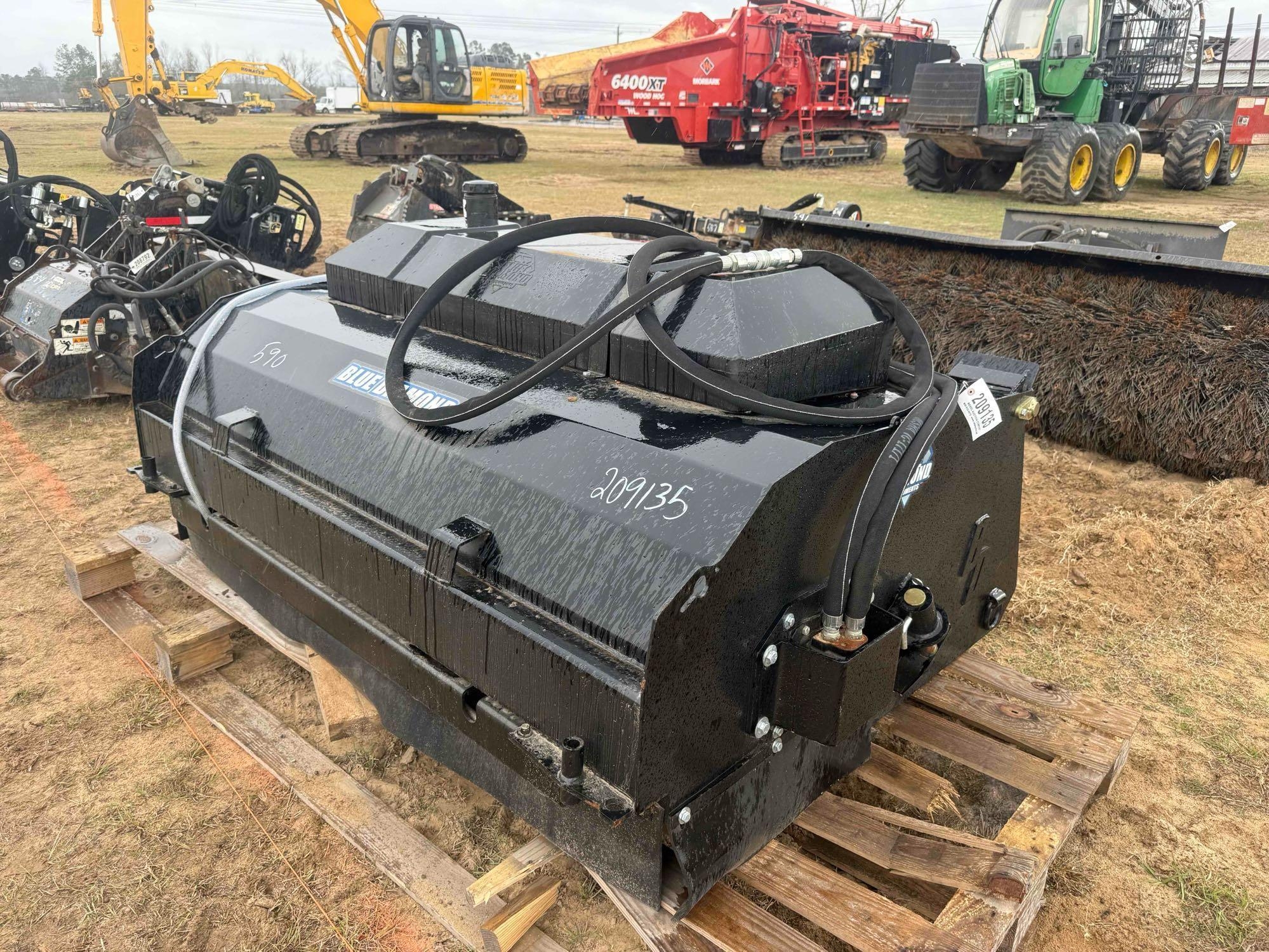 BLUE DIAMOND 116517-72" HYD PICKUP BROOM (A60429)