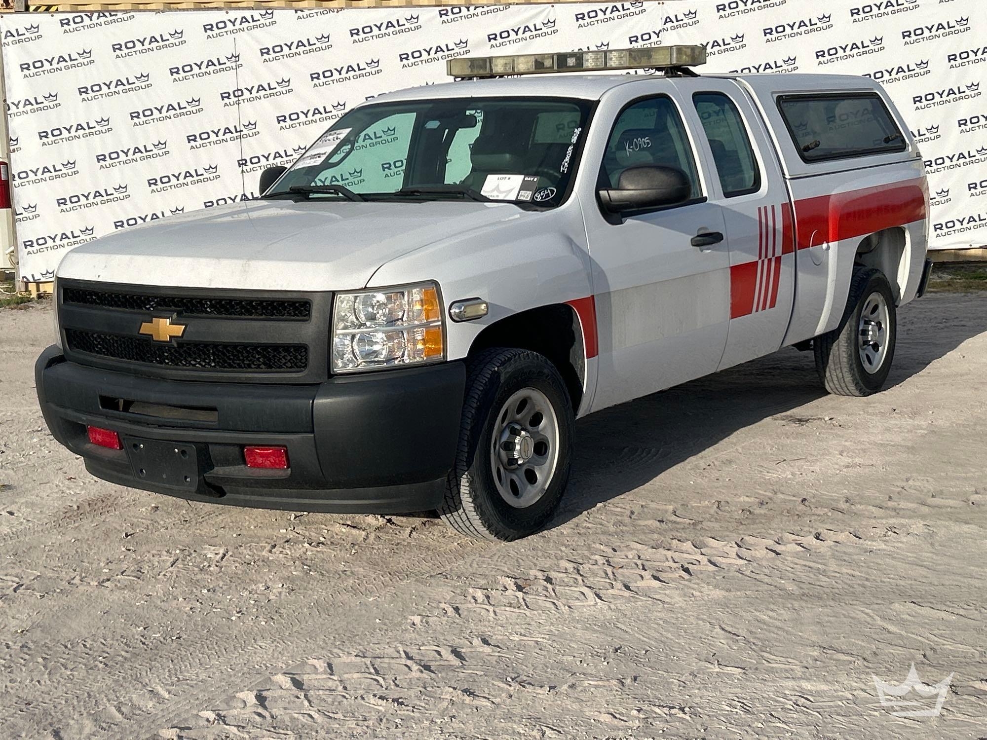 2013 Chevrolet Silverado 1500 Ext. Cab Pickup Truck (A61568)