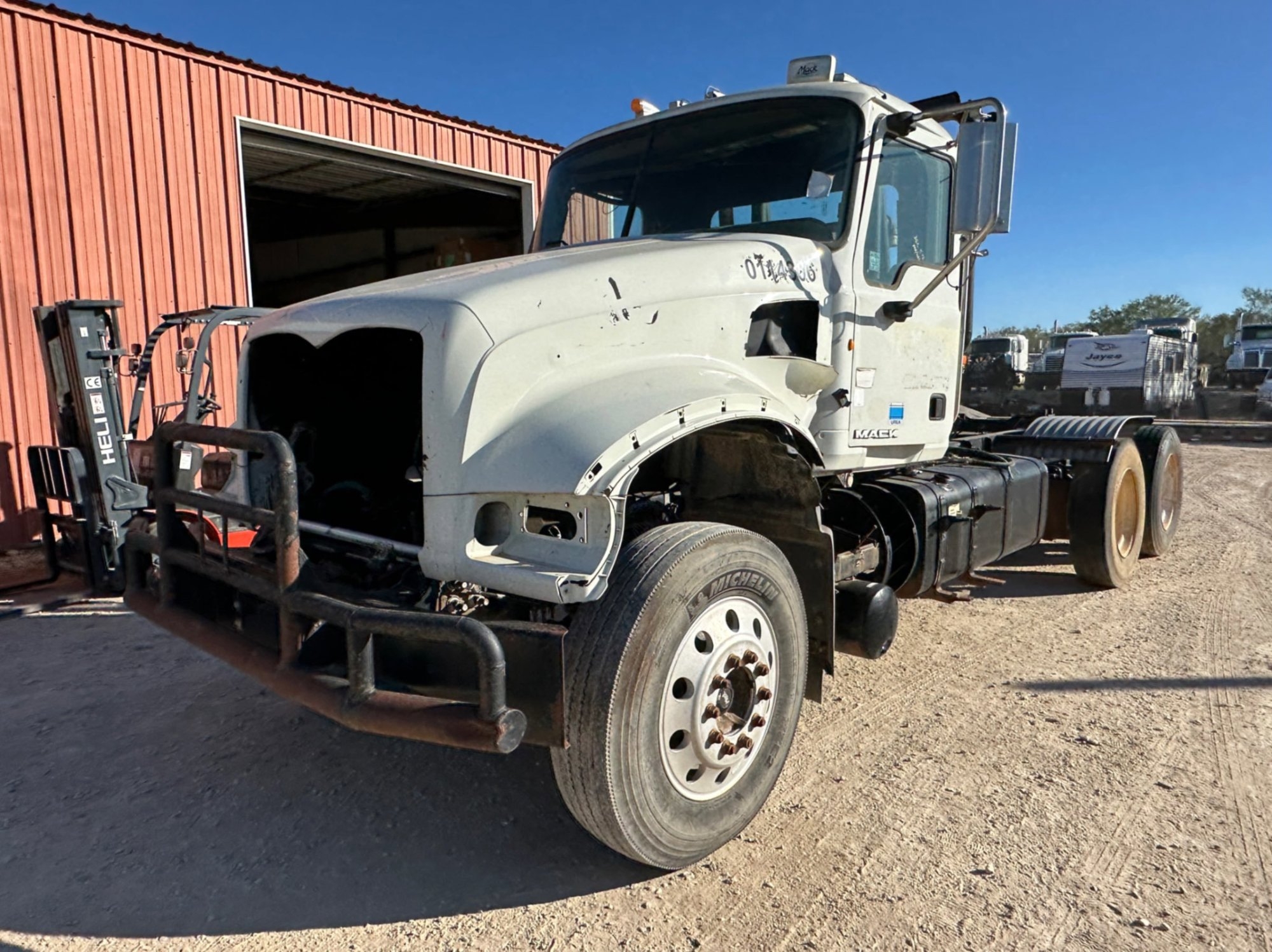 2012 MACK GRANITE - GU713 (A58214)