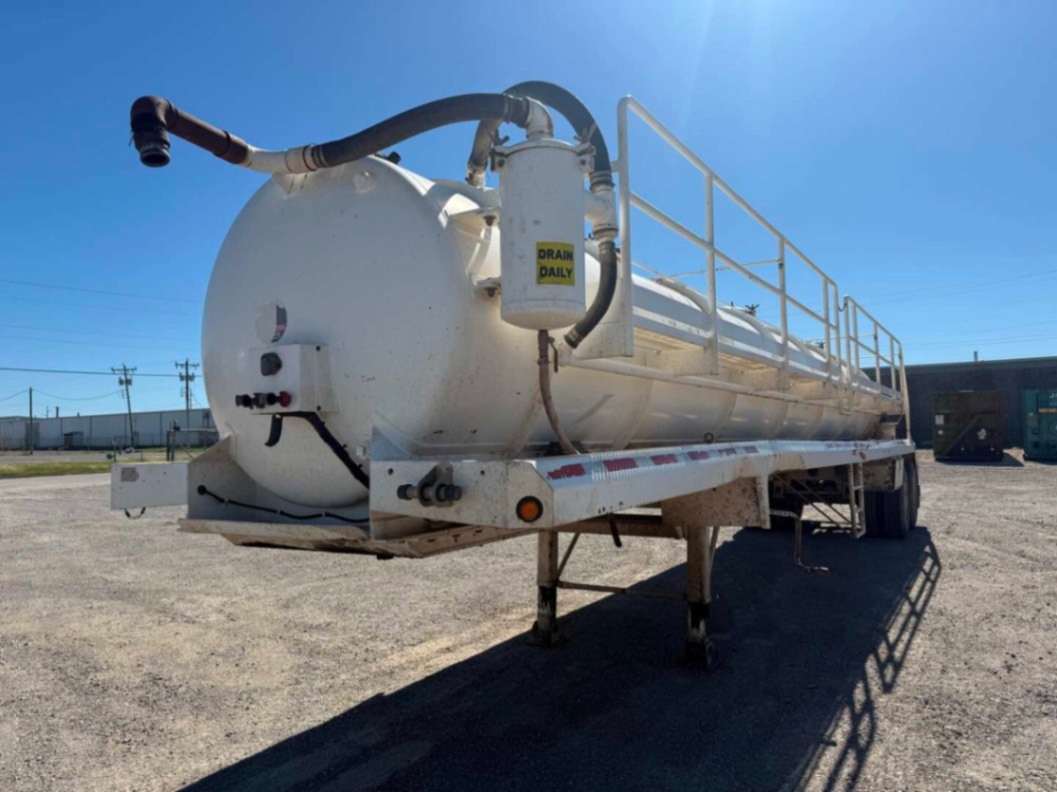 2014 DRAGON 130 BBL STEEL VACUUM TRAILER (A58214)