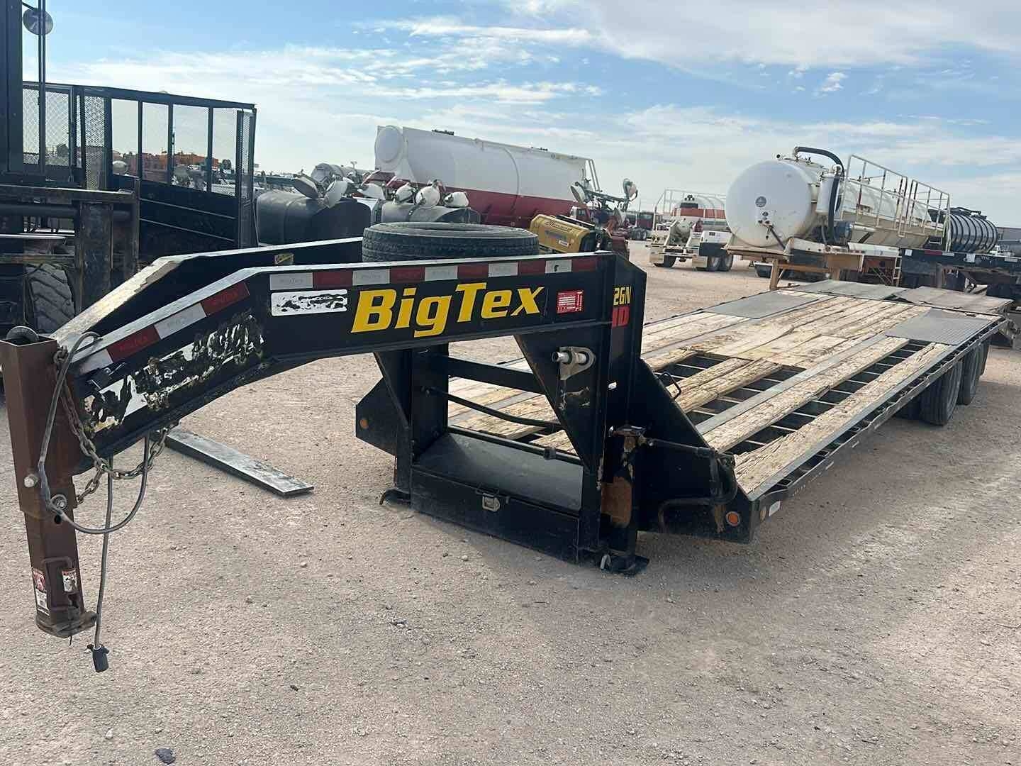 2020 BIG TEX 22+5 T/A GOOSENECK TRAILER (A48992)