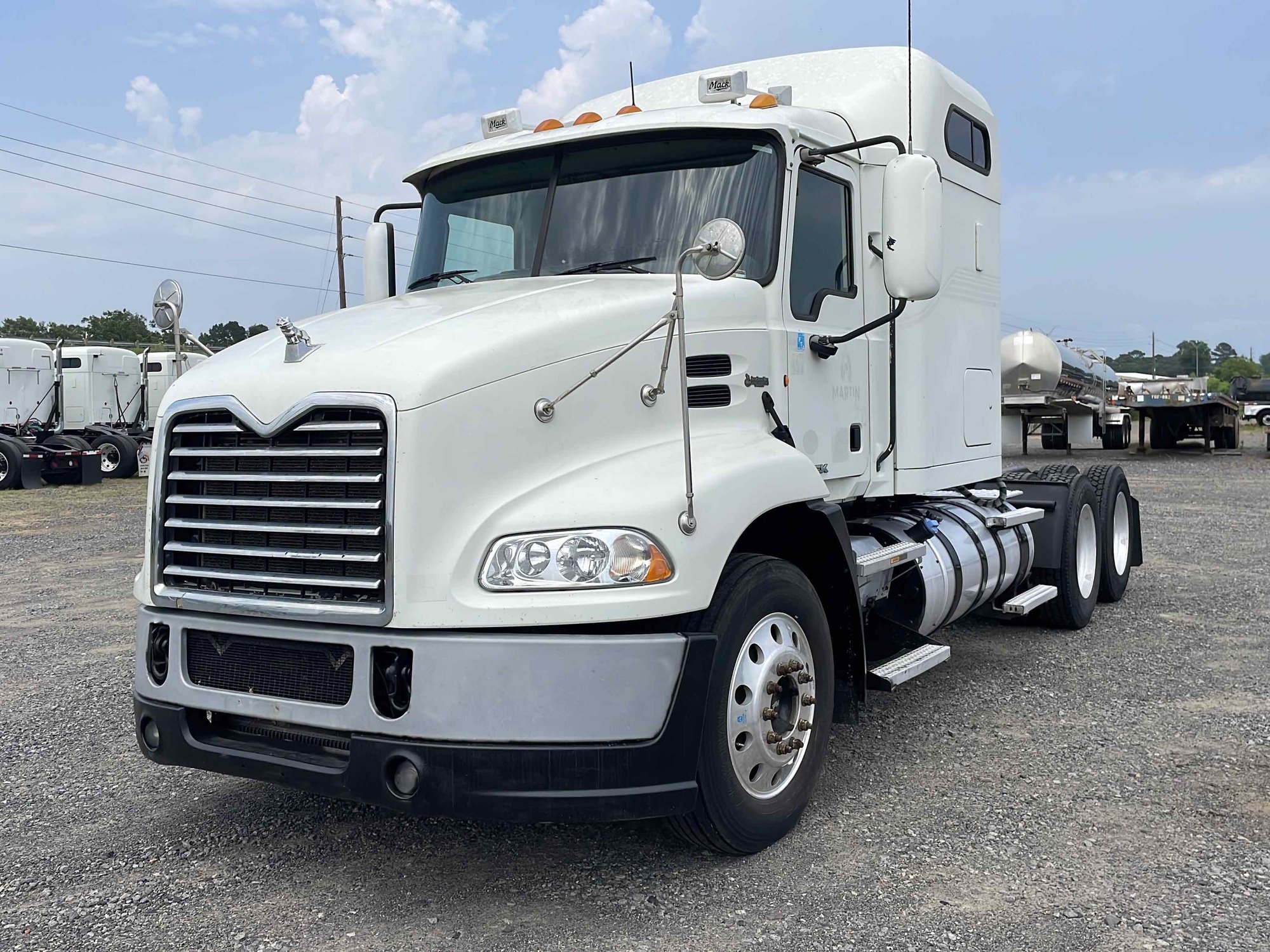 2014 MACK CXU613 (A50854)