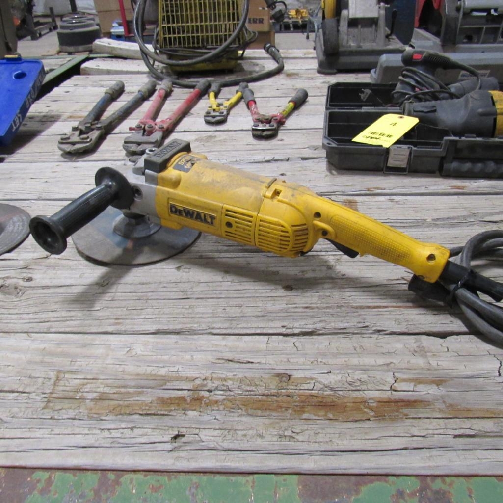 Dewalt D28499 7/9" Angle Grinder/Sander (A59076)