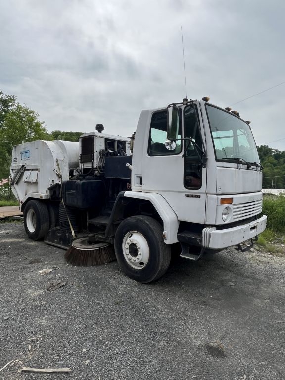 2000 Freightliner FC-70 Sweeper (A47371)