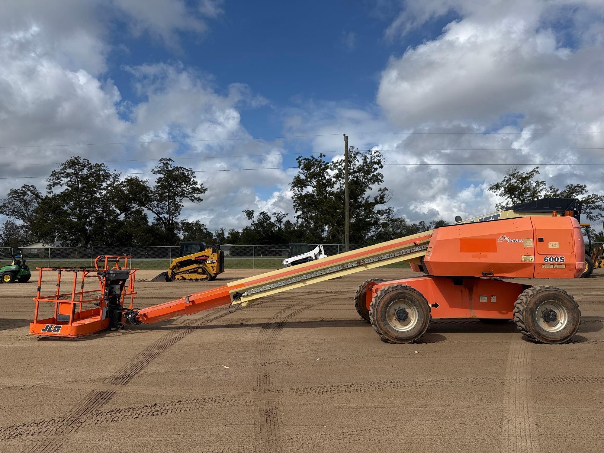 2007 JLG 600S TELESCOPIC MAN LIFT (A52705)